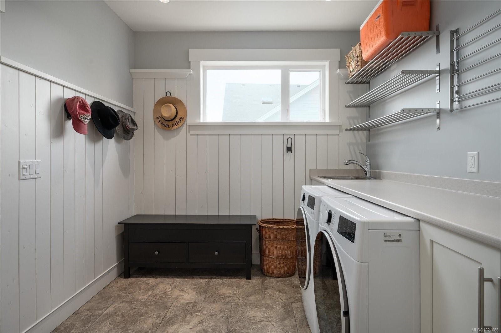 672 Lowry'S Rd, Parksville, BC