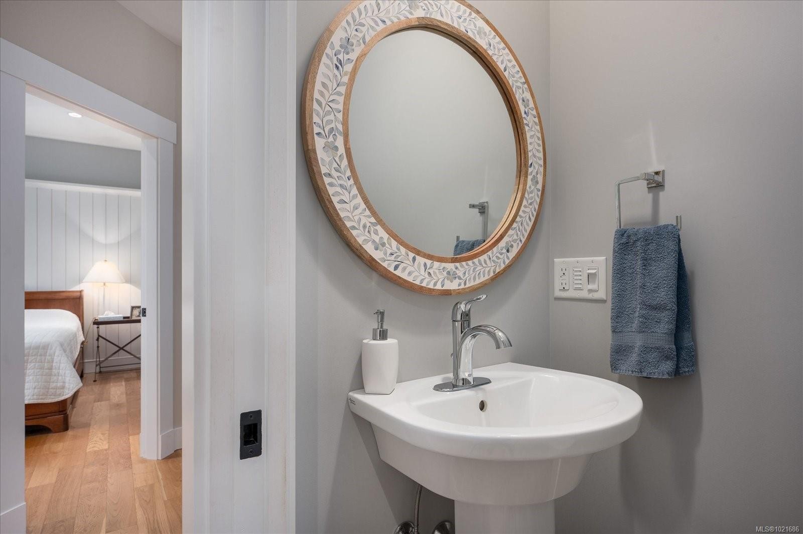 672 Lowry'S Rd, Parksville, BC