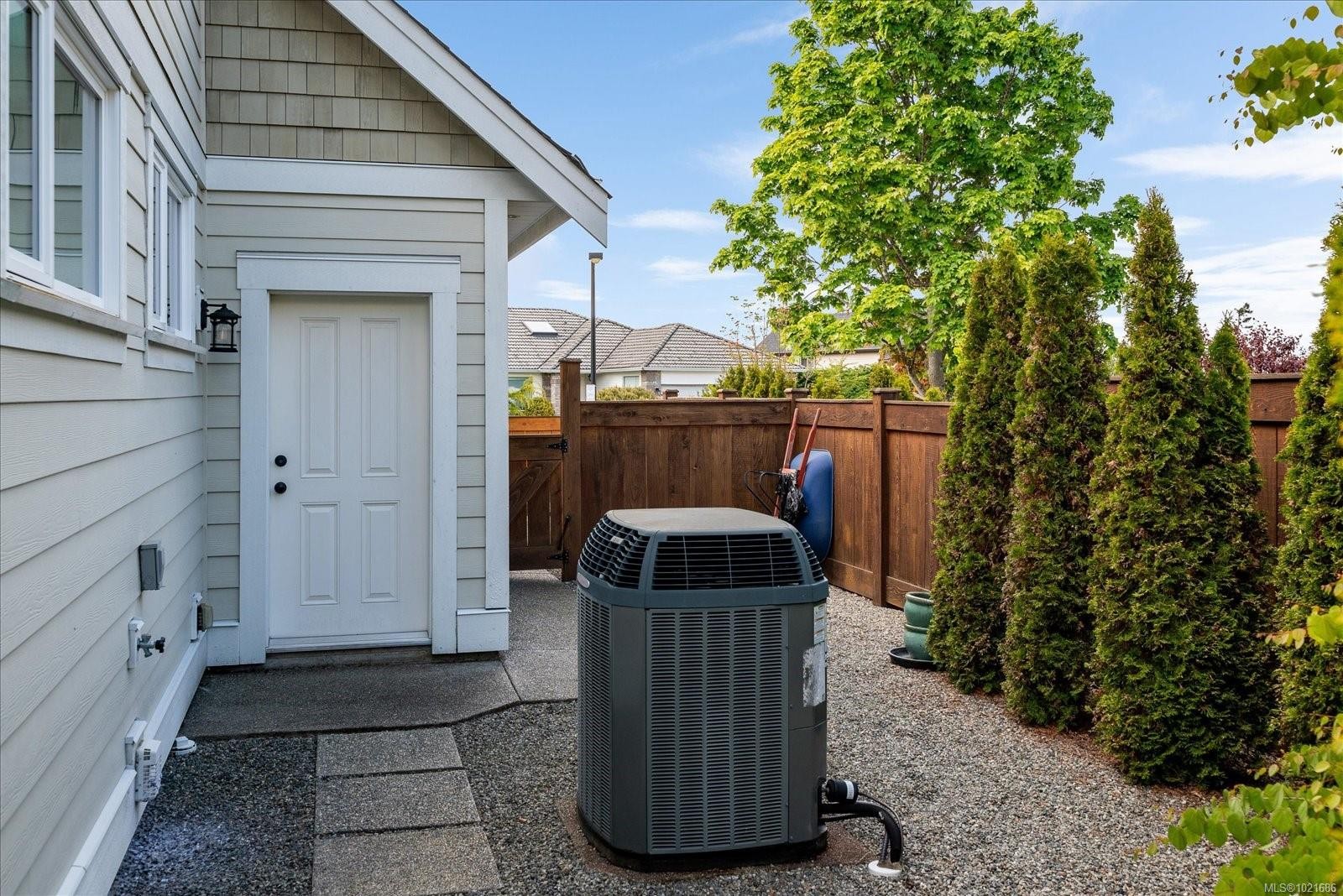 672 Lowry'S Rd, Parksville, BC