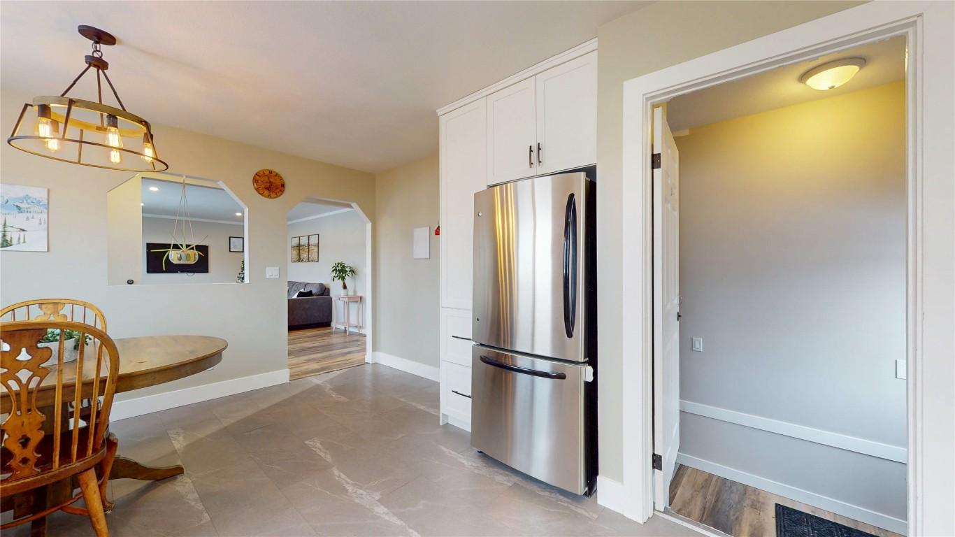 203 8Th Street, Cranbrook, BC - Indoor Photo Showing Dining Room