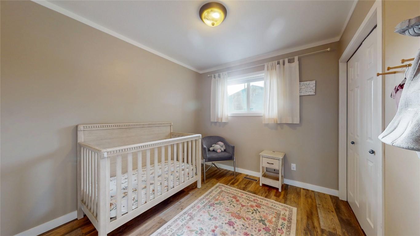 203 8Th Street, Cranbrook, BC - Indoor Photo Showing Bedroom