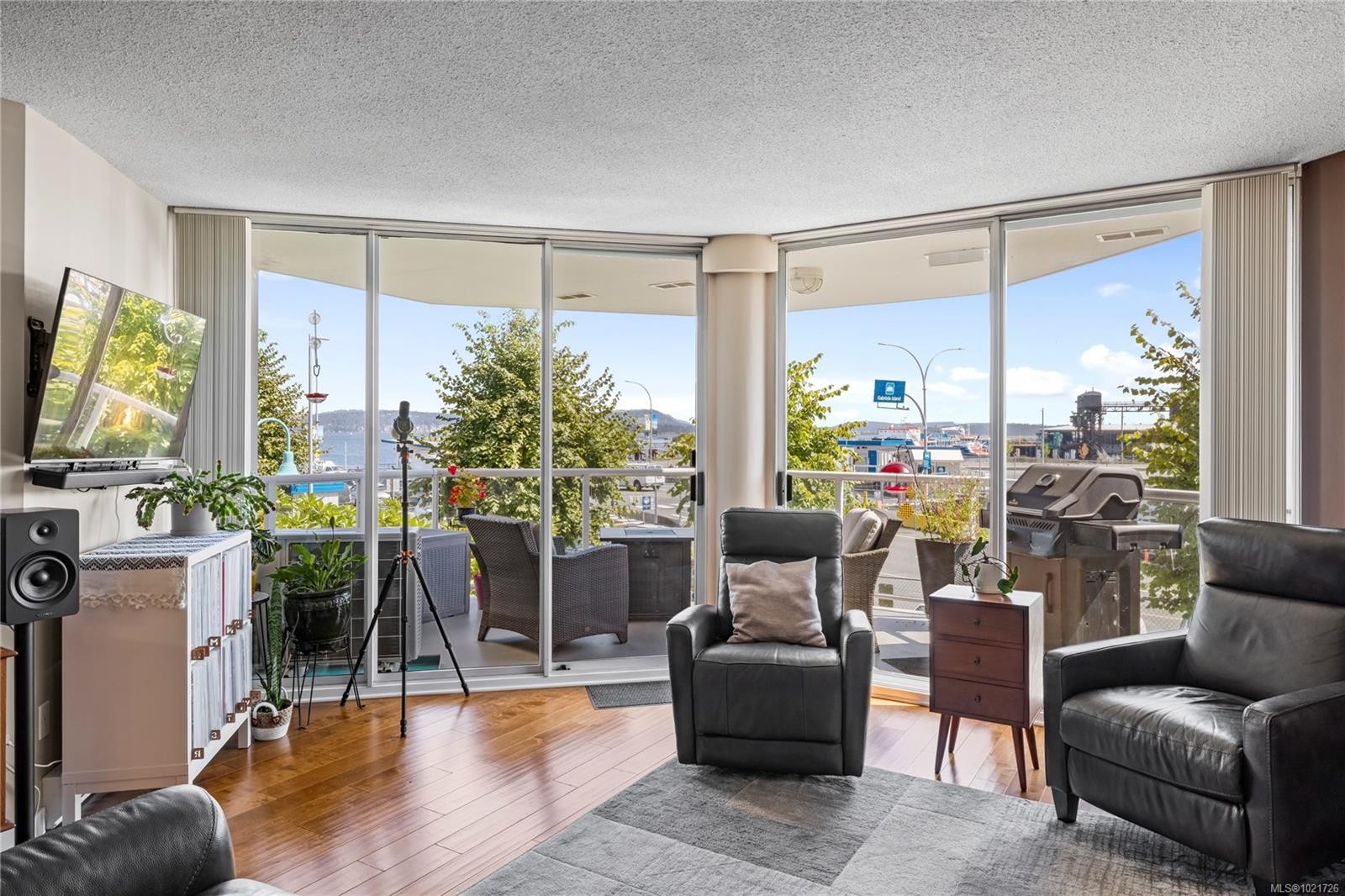 206-158 Promenade Dr, Nanaimo, BC - Indoor Photo Showing Living Room