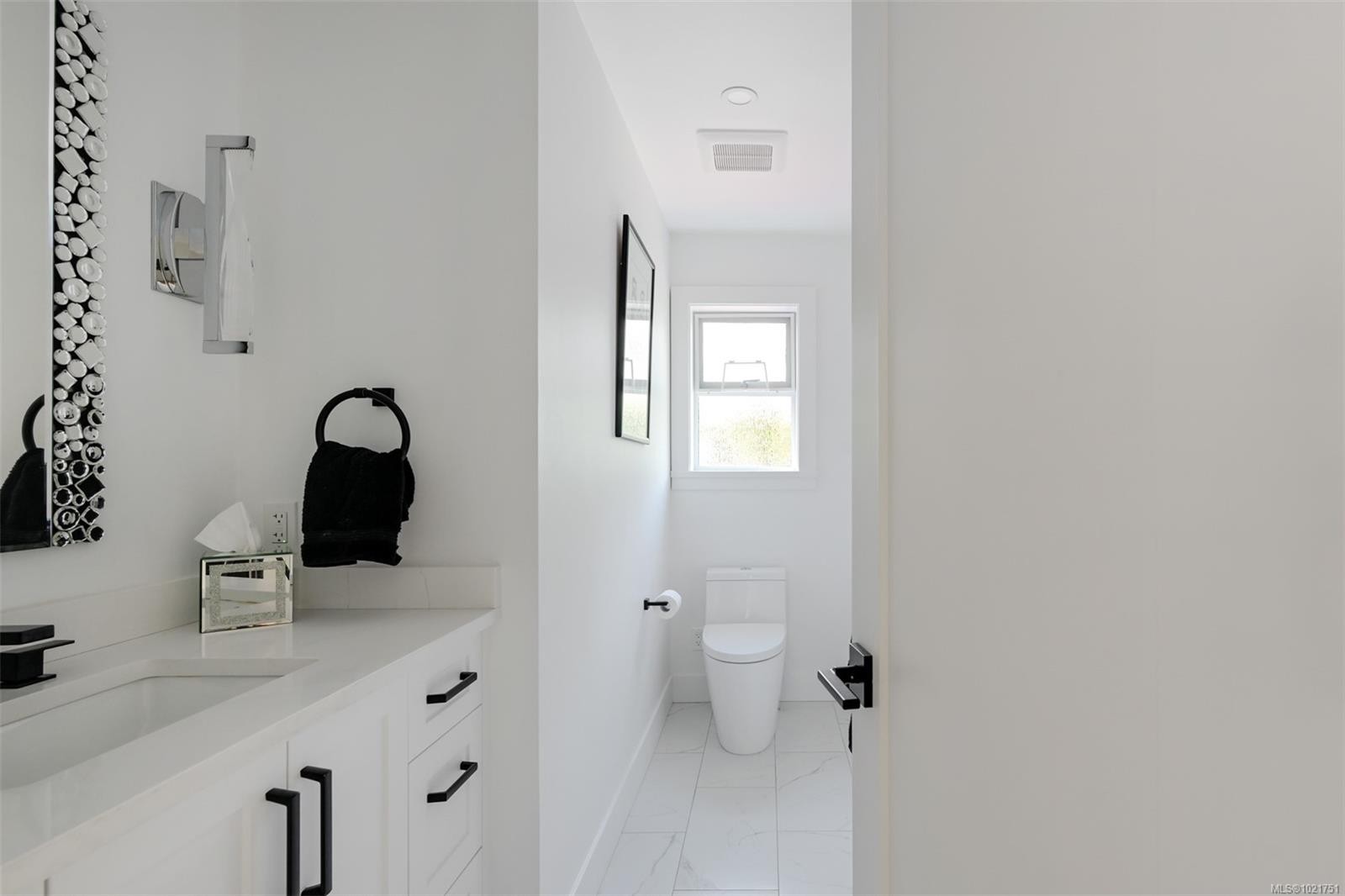 8 Woodville Pl, View Royal, BC