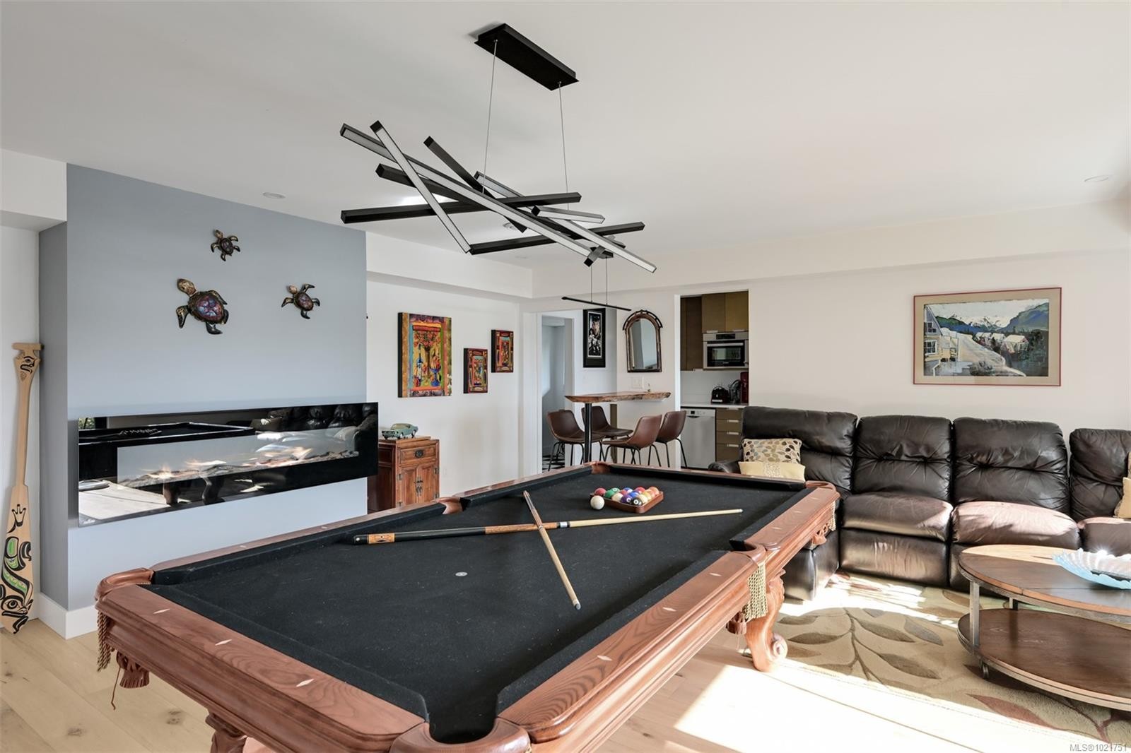 8 Woodville Pl, View Royal, BC