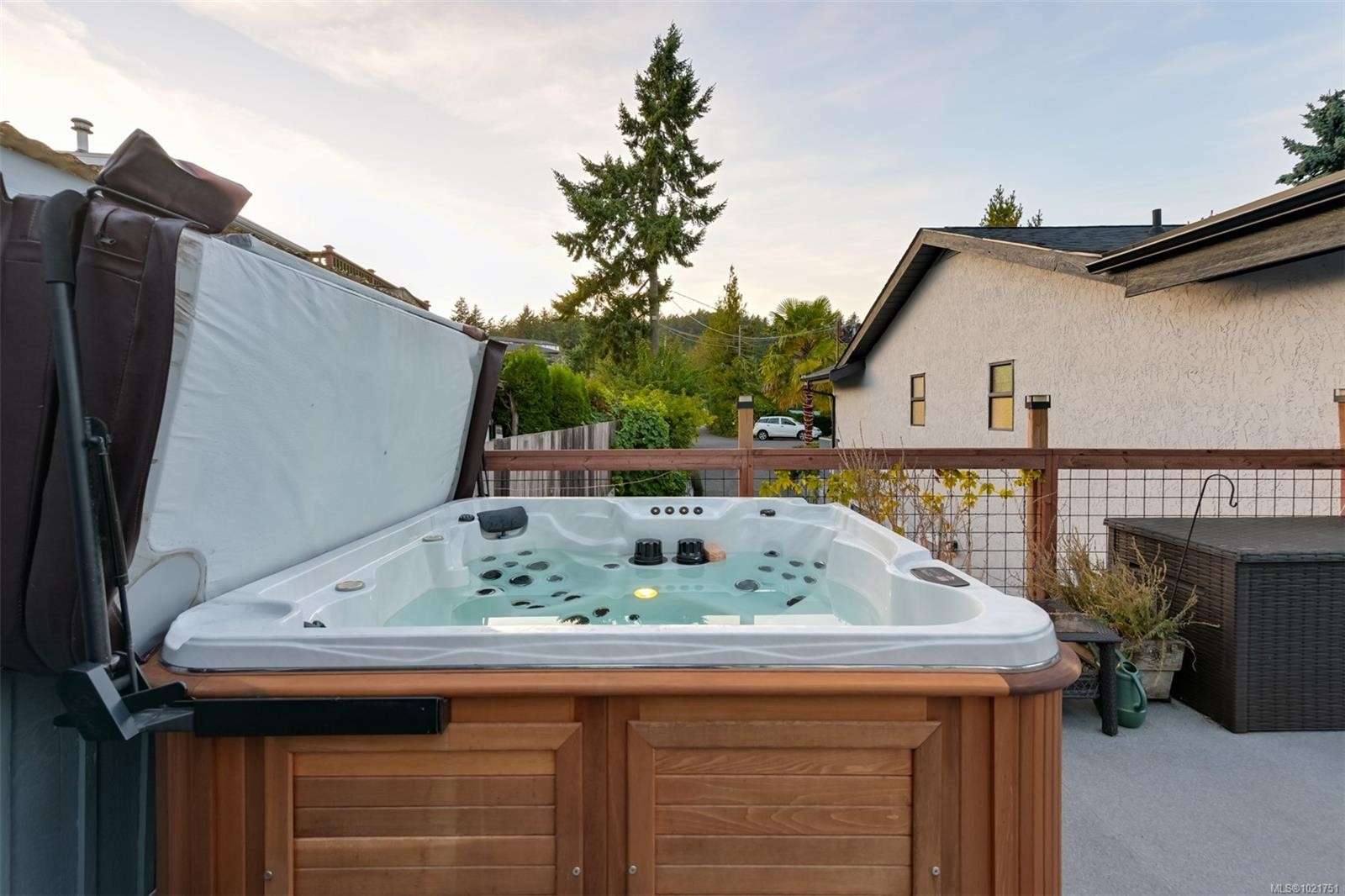 8 Woodville Pl, View Royal, BC