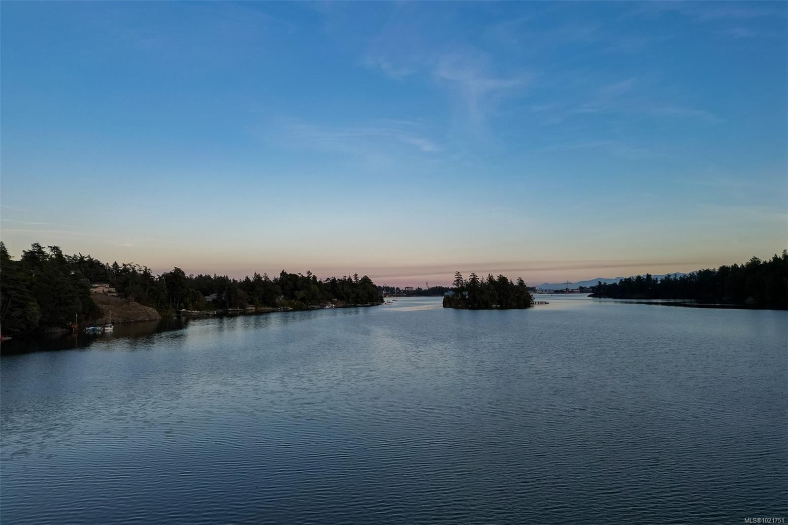 8 Woodville Pl, View Royal, BC