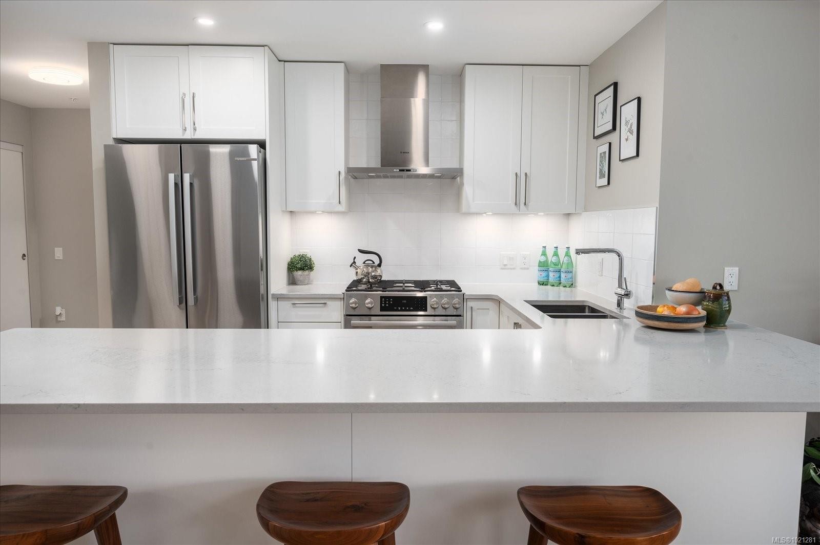 305-3529 Dolphin Dr, Nanoose Bay, BC - Indoor Photo Showing Kitchen With Stainless Steel Kitchen With Double Sink With Upgraded Kitchen