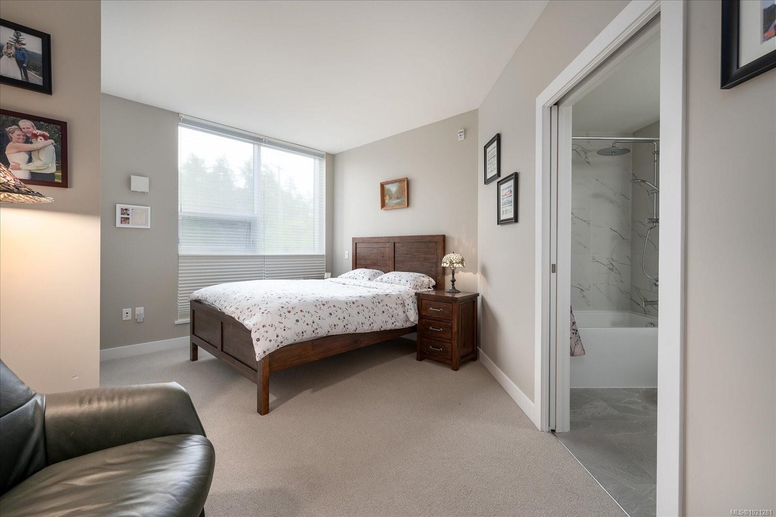 305-3529 Dolphin Dr, Nanoose Bay, BC - Indoor Photo Showing Bedroom