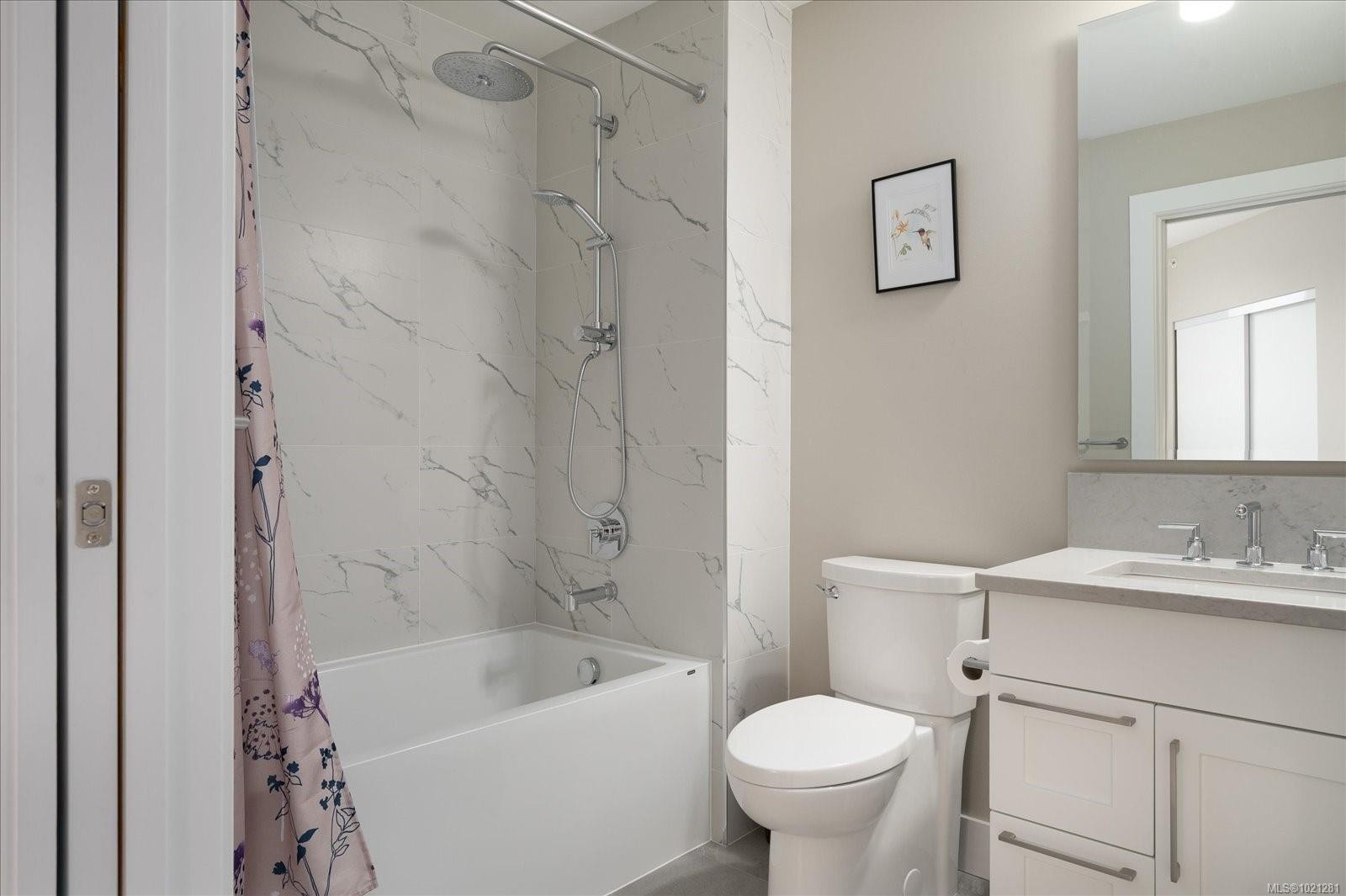305-3529 Dolphin Dr, Nanoose Bay, BC - Indoor Photo Showing Bathroom