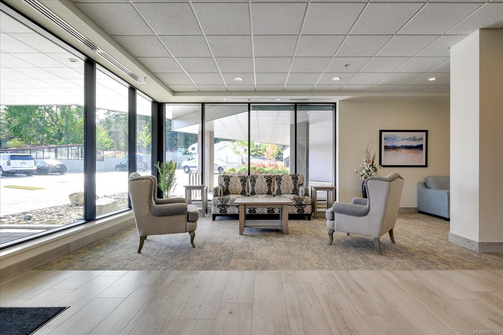 305-3529 Dolphin Dr, Nanoose Bay, BC - Indoor