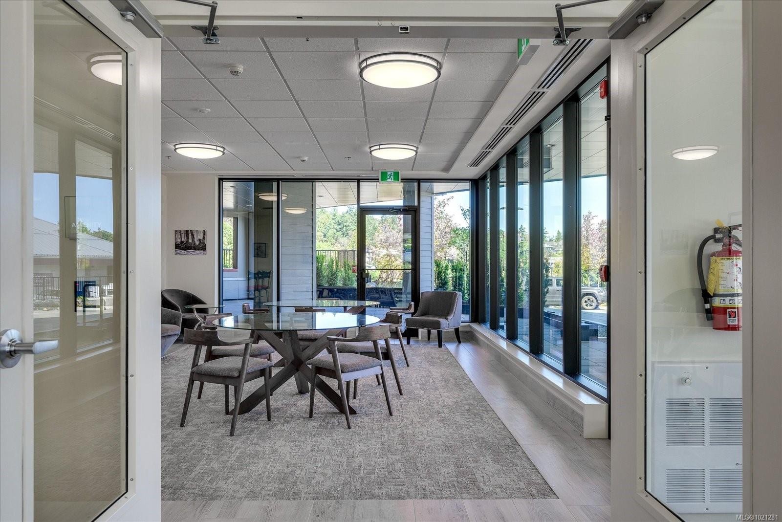 305-3529 Dolphin Dr, Nanoose Bay, BC - Indoor