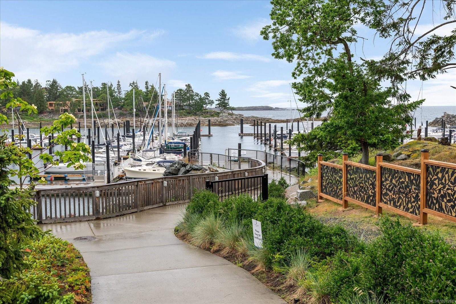 305-3529 Dolphin Dr, Nanoose Bay, BC - Outdoor With Deck Patio Veranda