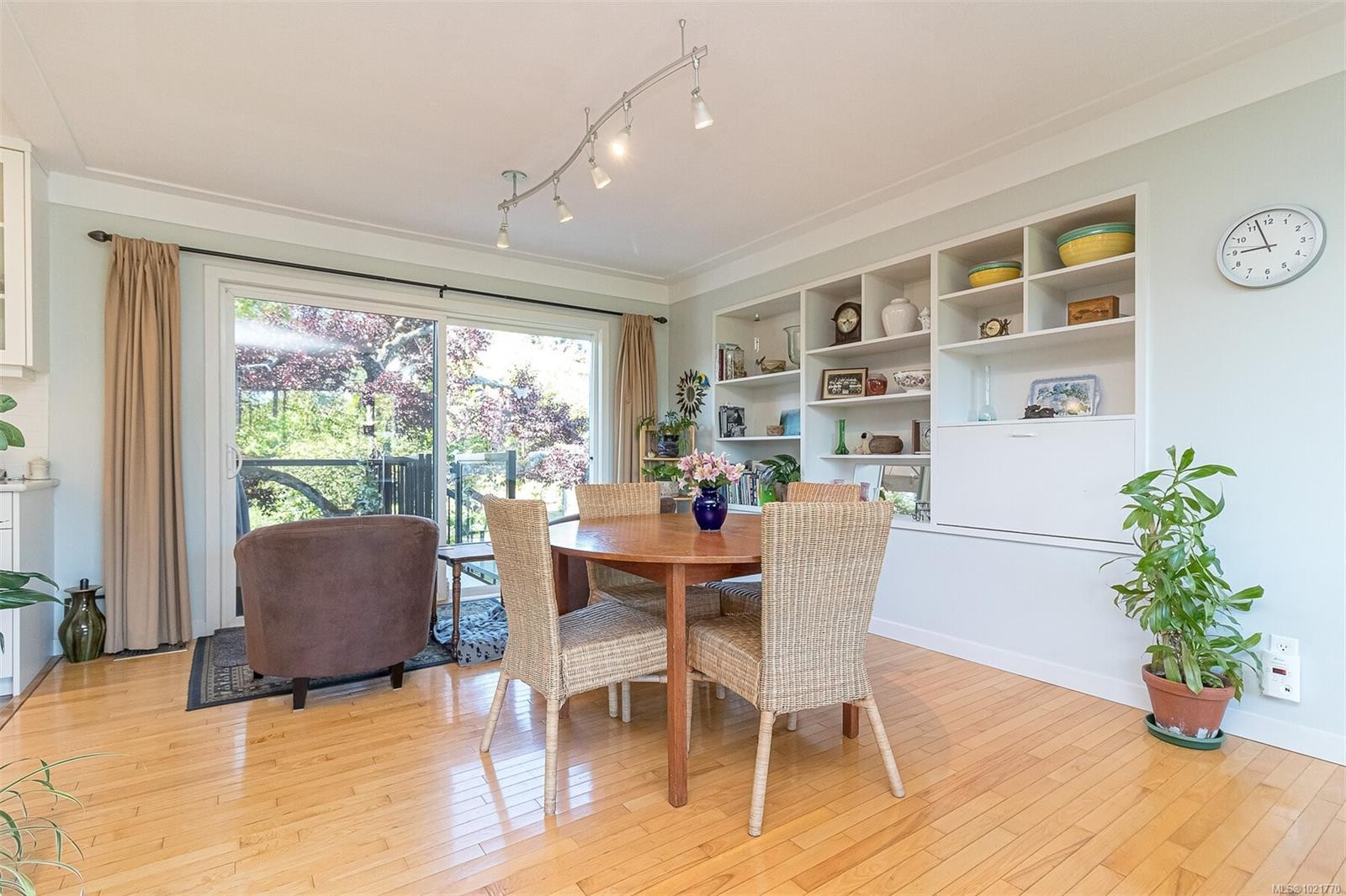 1961 Hovey Rd, Central Saanich, BC