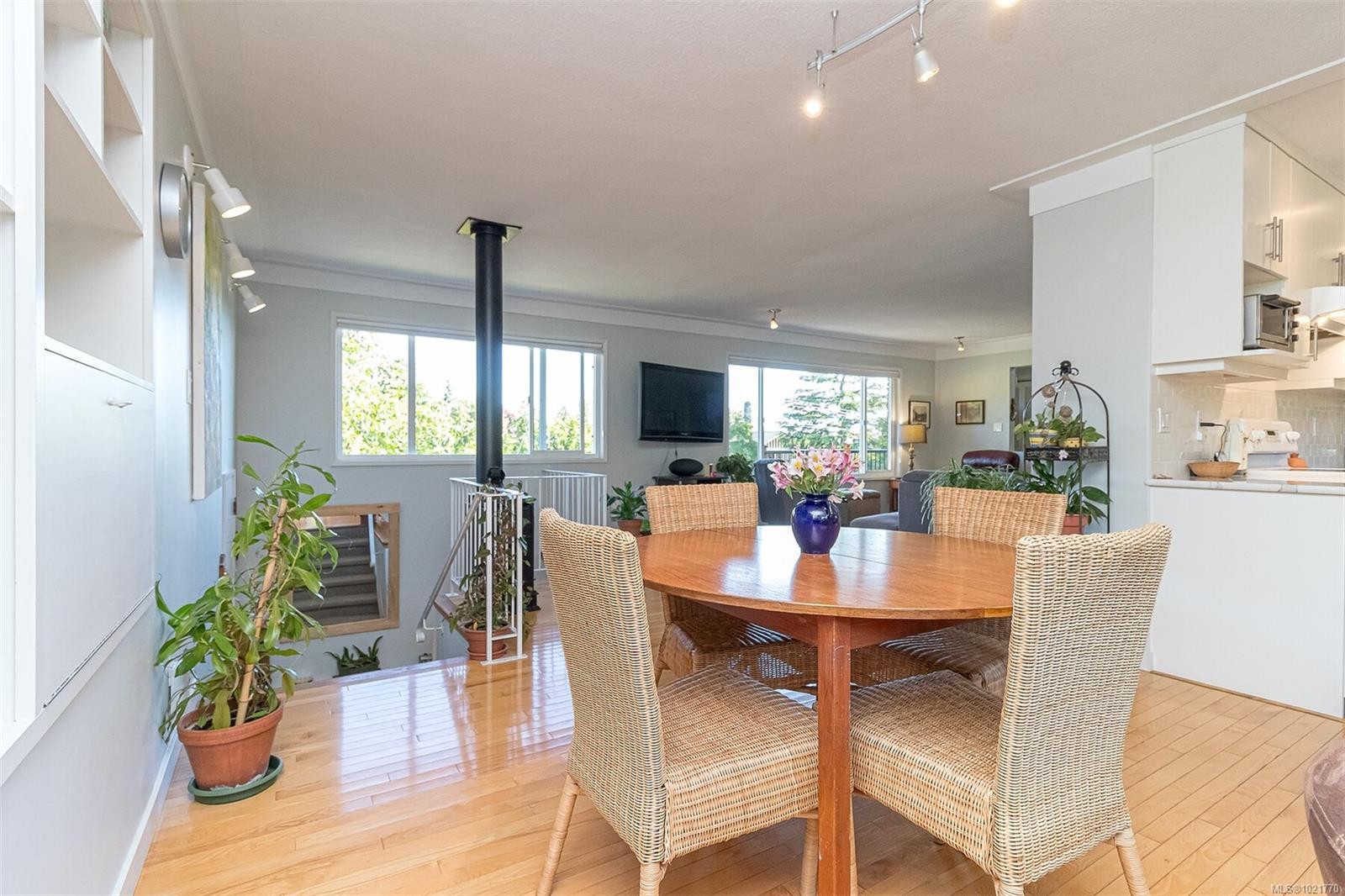 1961 Hovey Rd, Central Saanich, BC