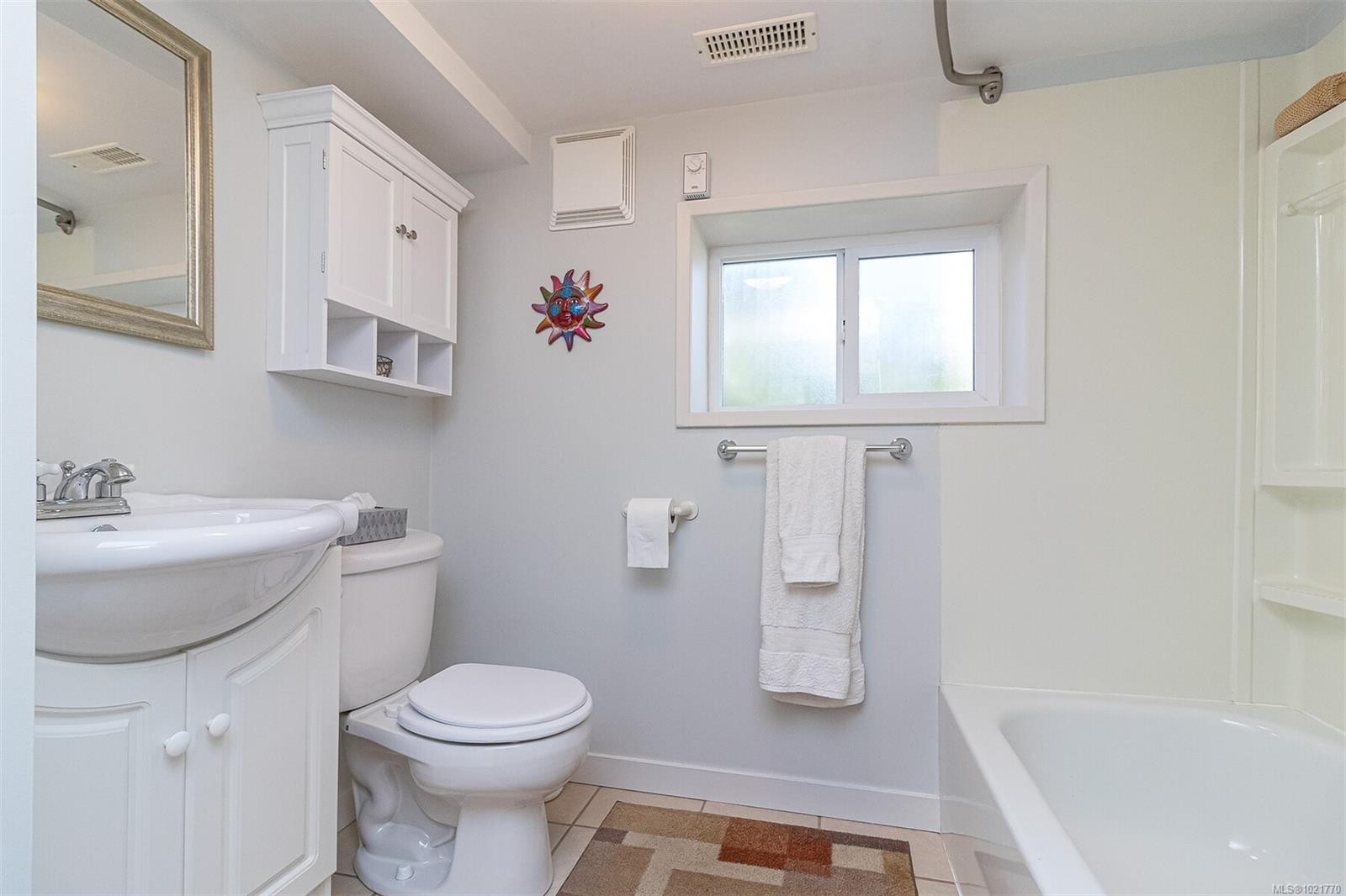 1961 Hovey Rd, Central Saanich, BC