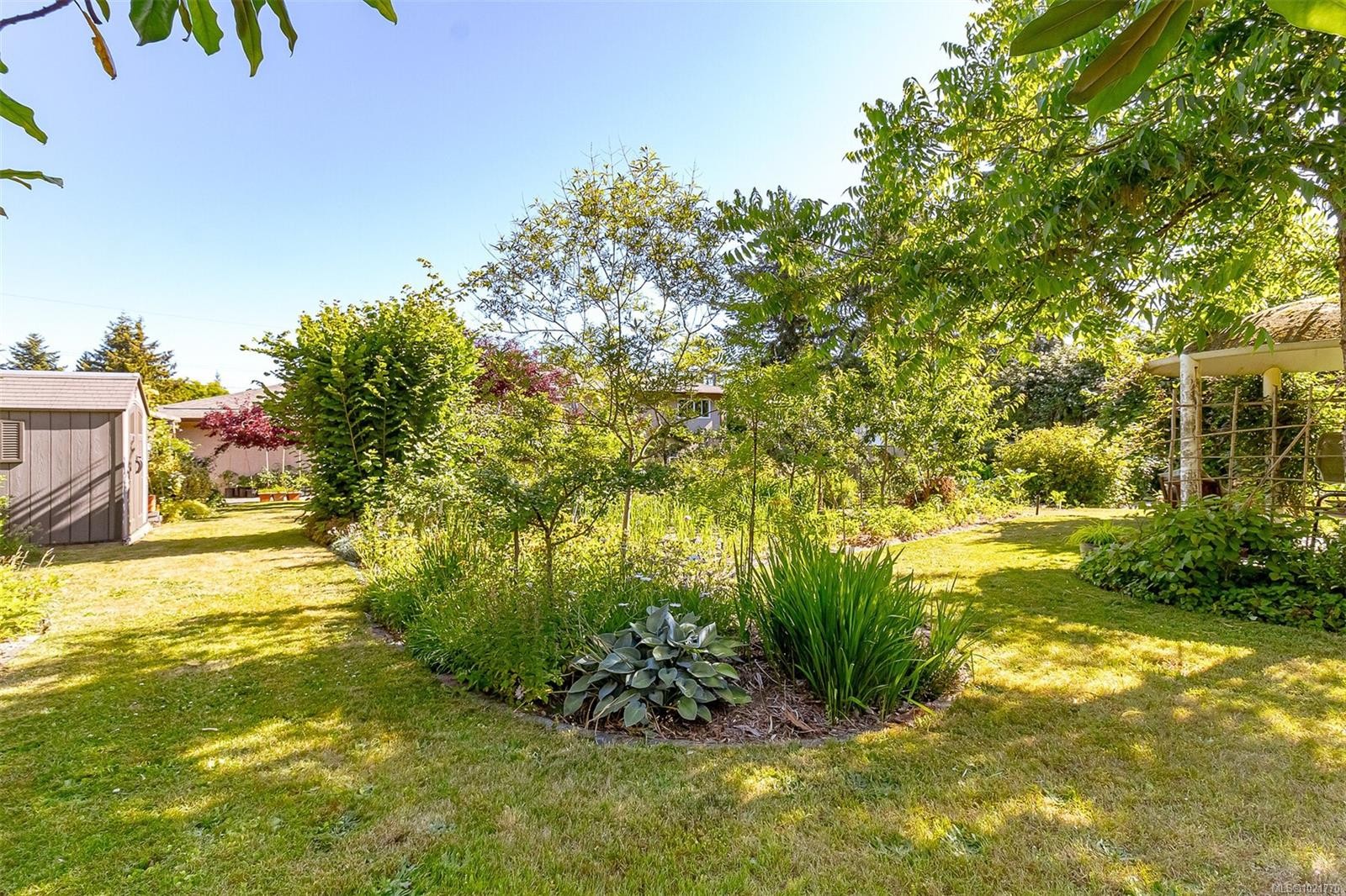 1961 Hovey Rd, Central Saanich, BC