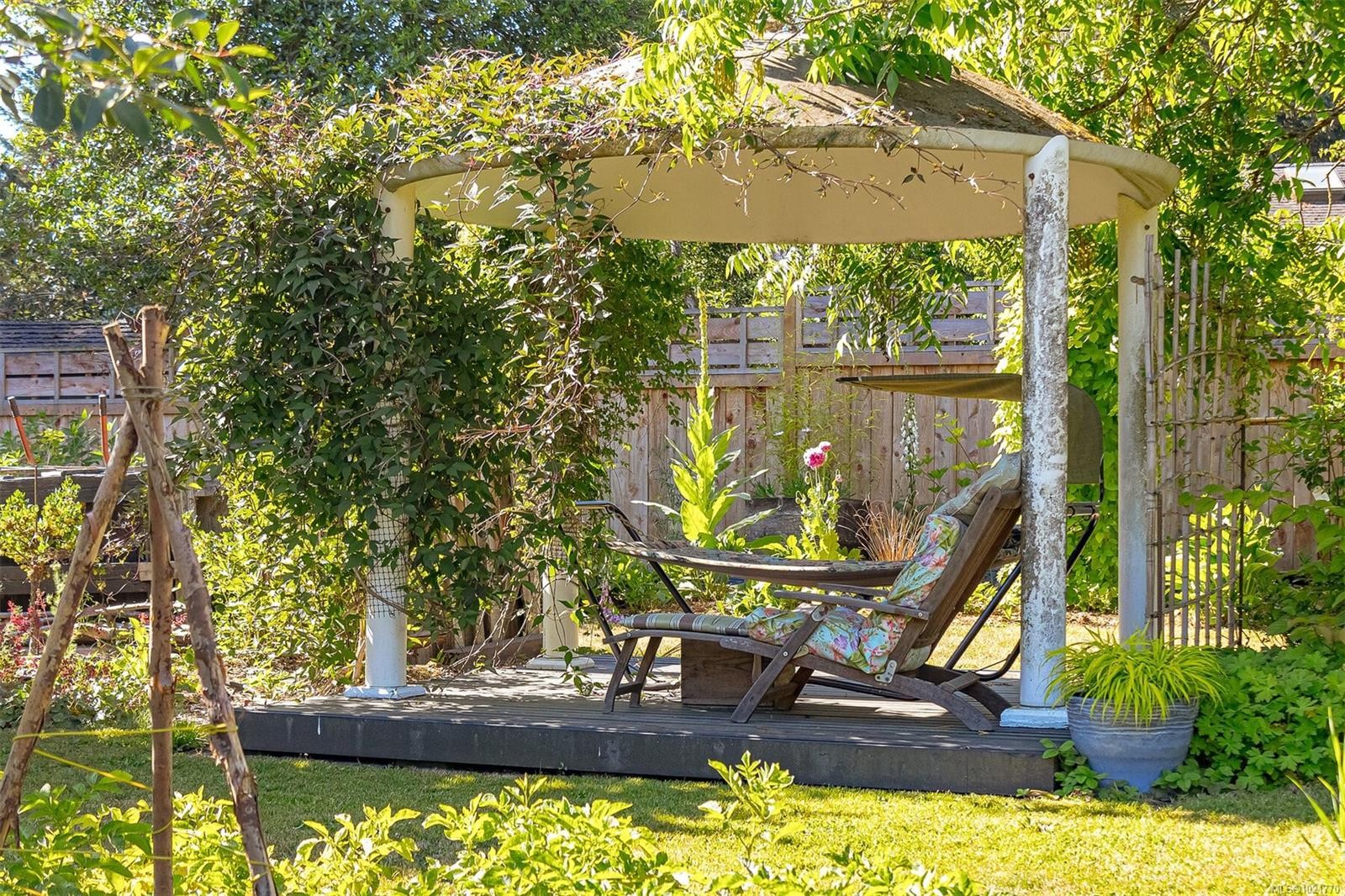 1961 Hovey Rd, Central Saanich, BC