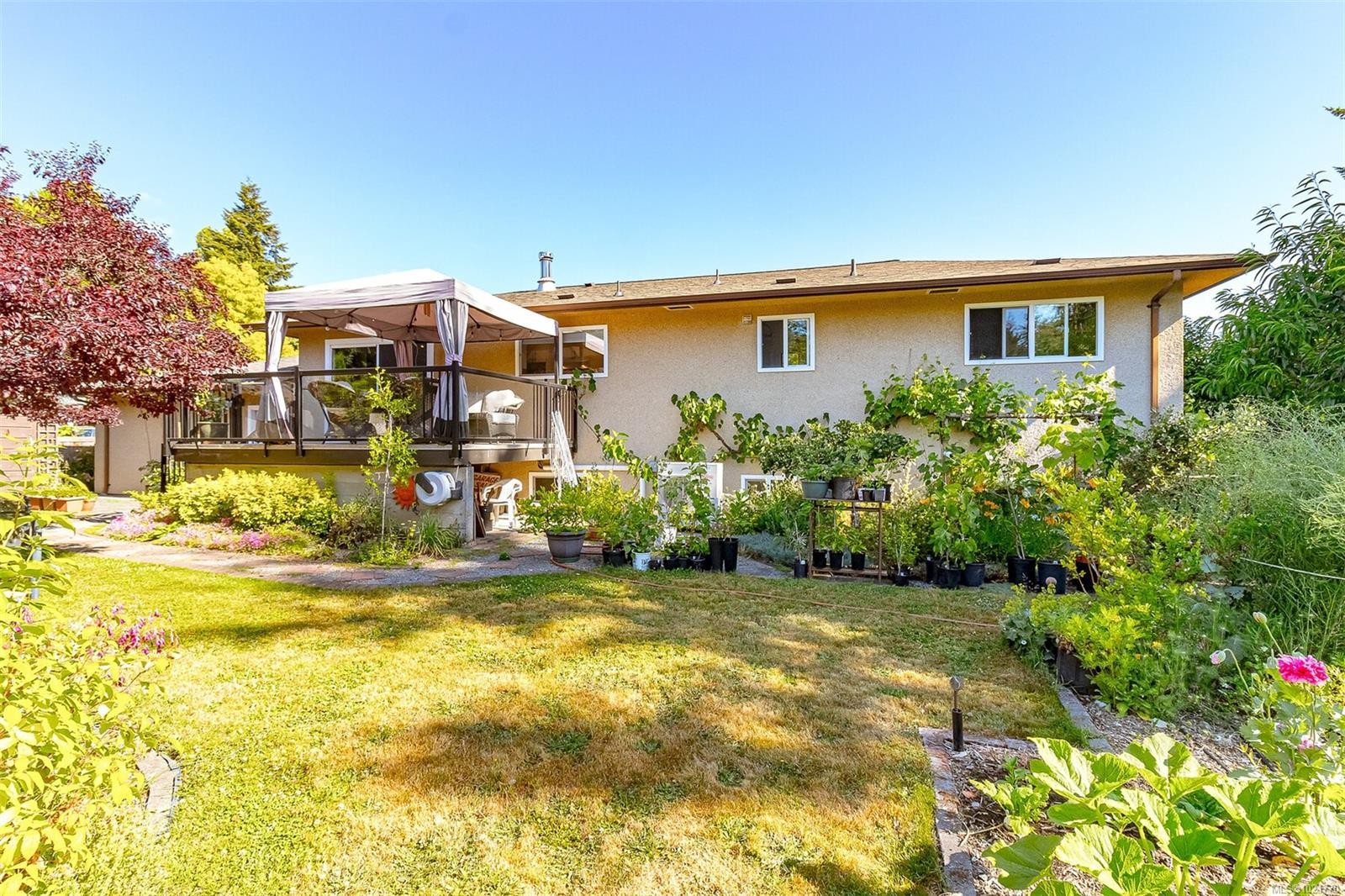 1961 Hovey Rd, Central Saanich, BC