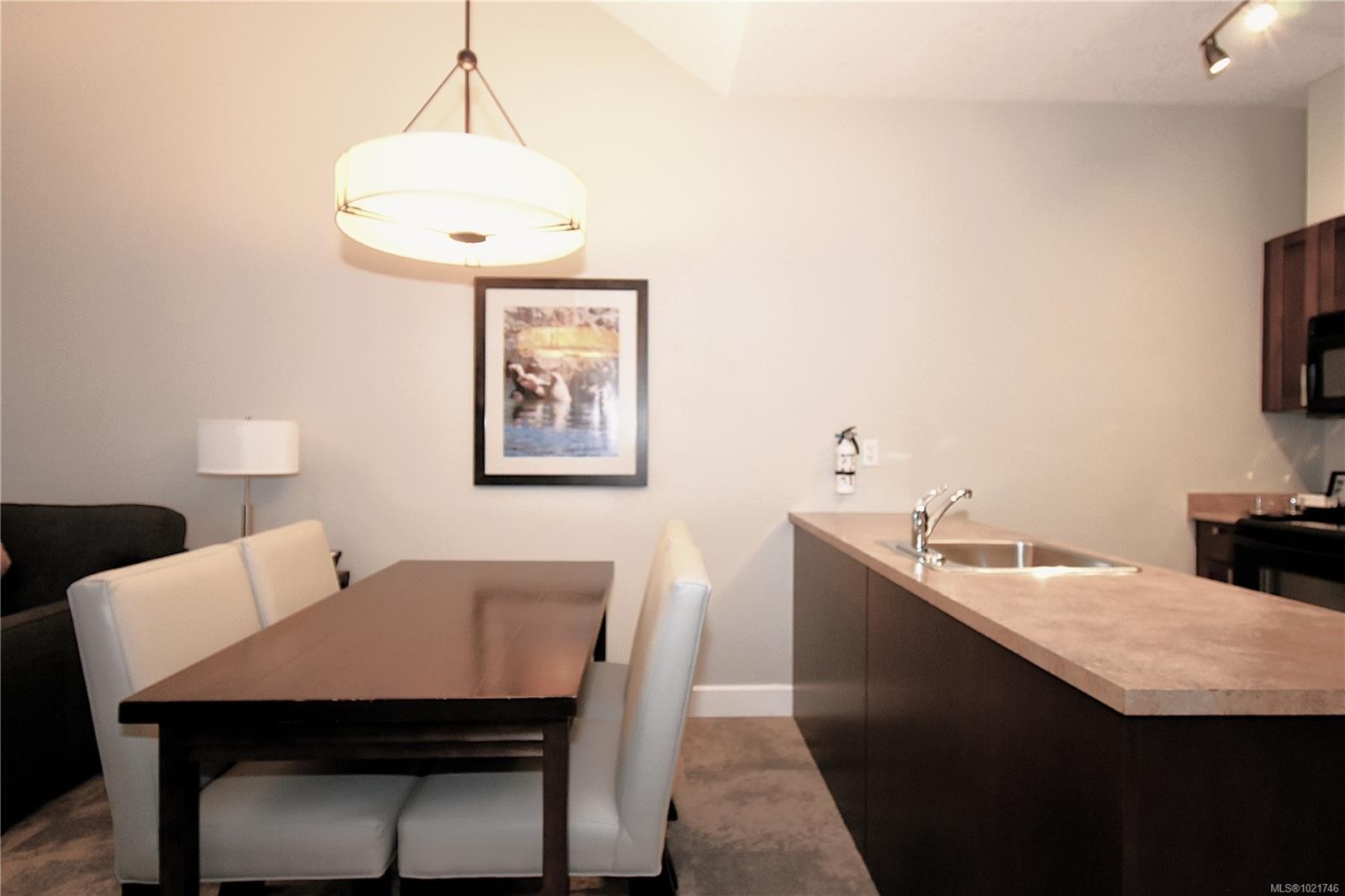 316D-1730 Riverside Lane, Courtenay, BC - Indoor Photo Showing Dining Room