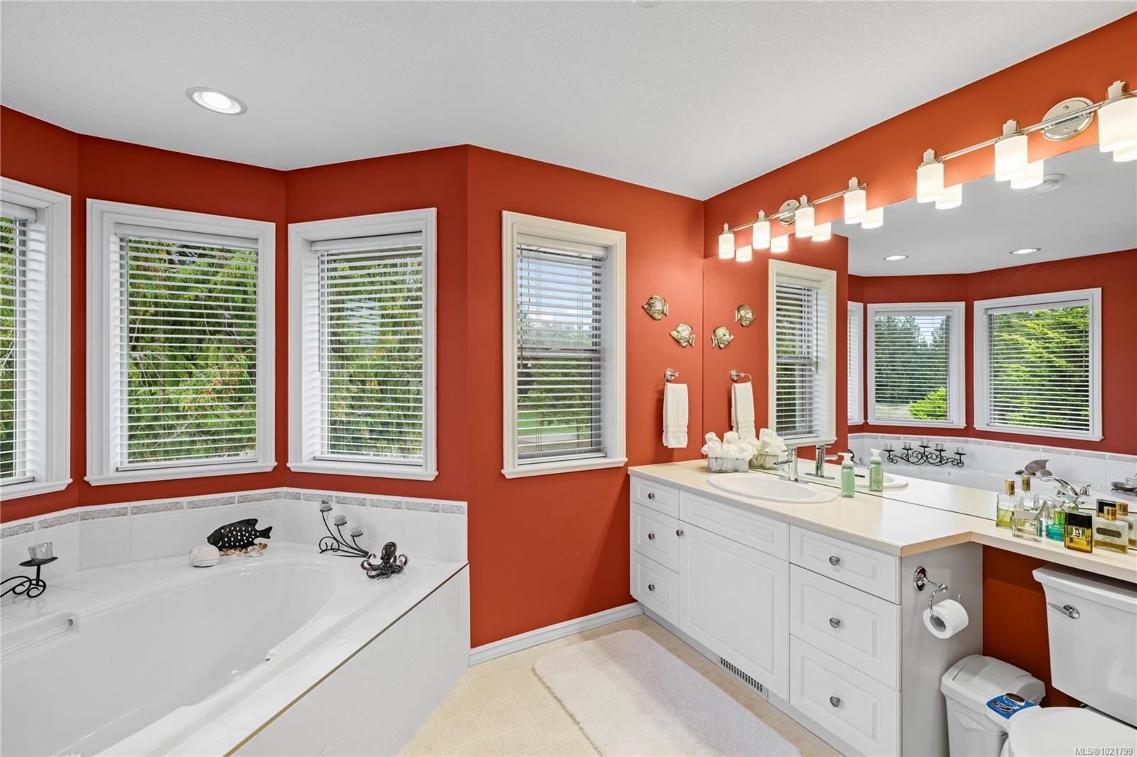 779 Mulholland Dr, Parksville, BC