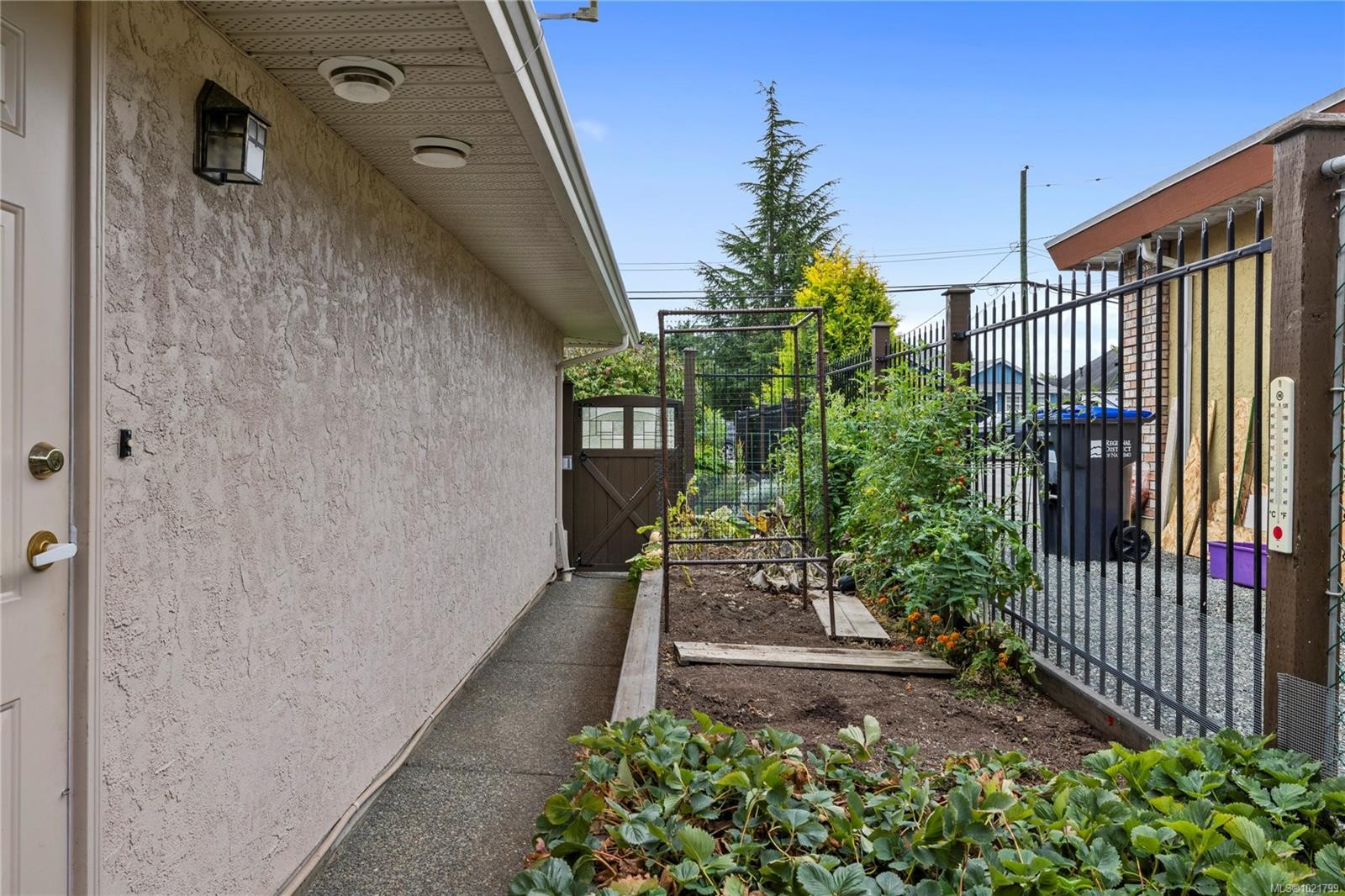 779 Mulholland Dr, Parksville, BC