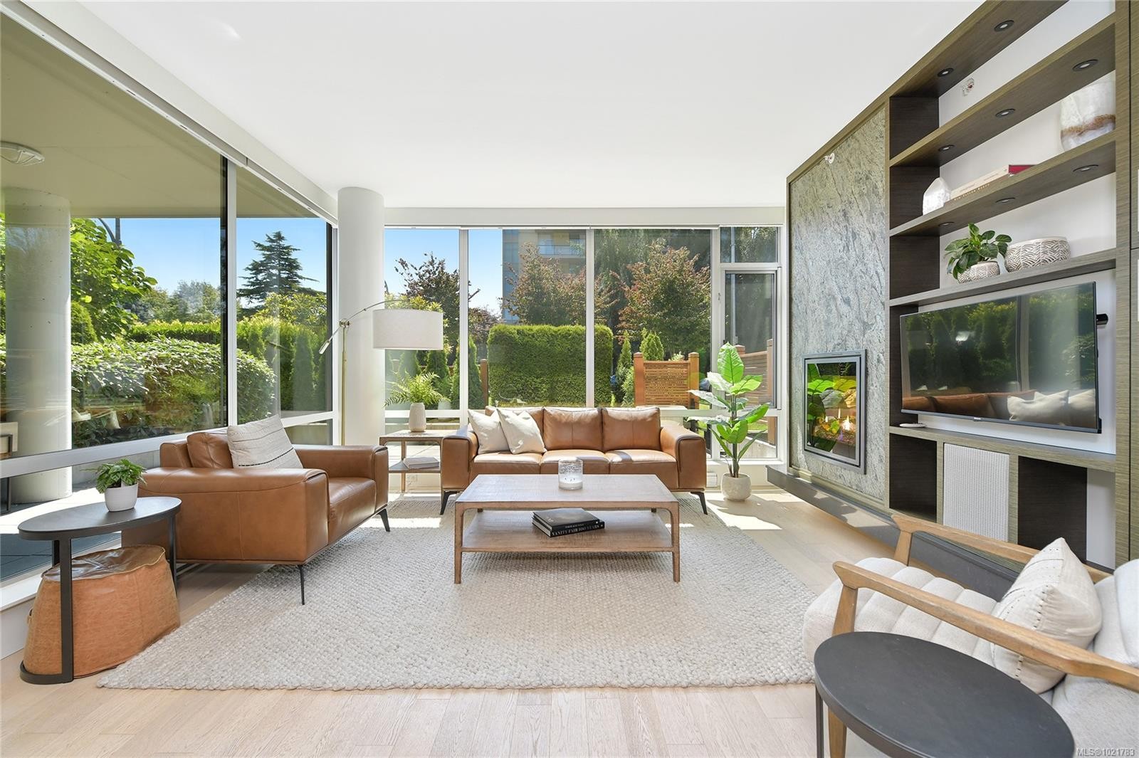 101-200 Douglas St, Victoria, BC - With Exterior