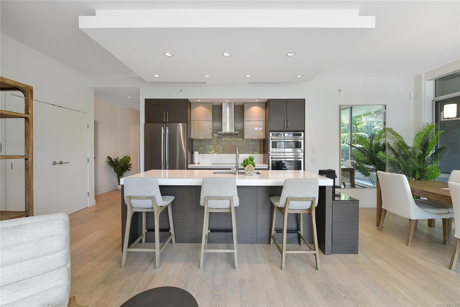 101-200 Douglas St, Victoria, BC - Indoor