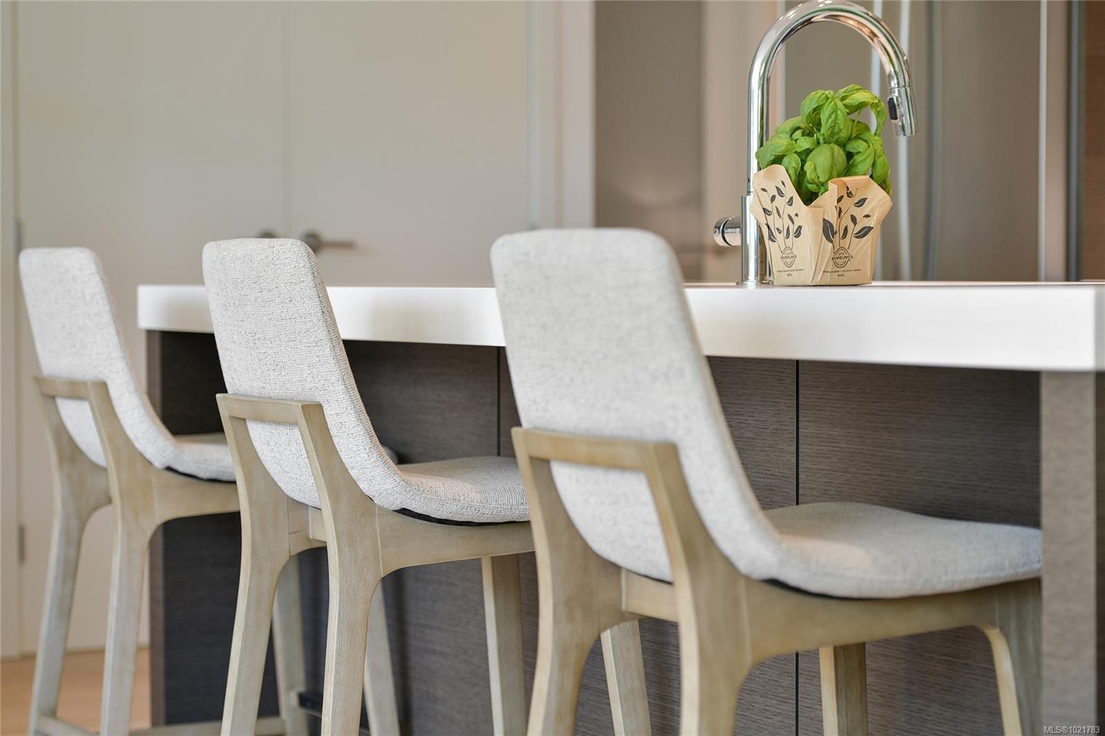 101-200 Douglas St, Victoria, BC - Indoor Photo Showing Office