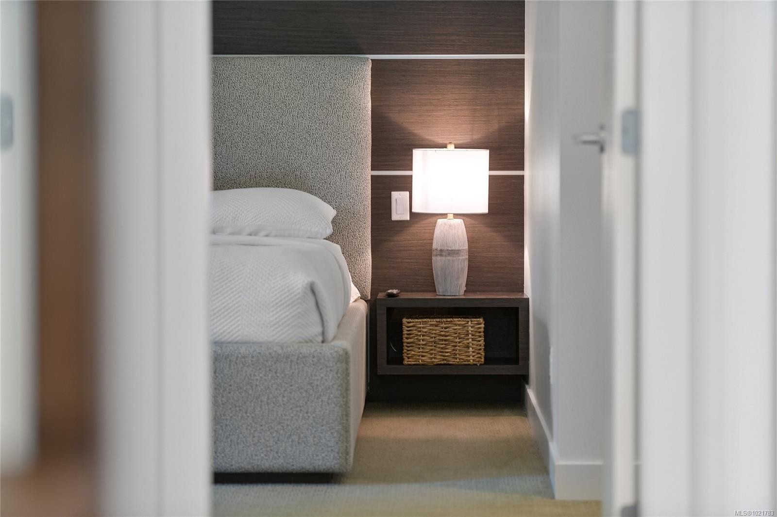 101-200 Douglas St, Victoria, BC - Indoor