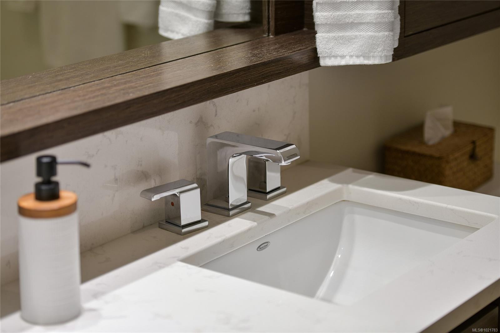 101-200 Douglas St, Victoria, BC - Indoor