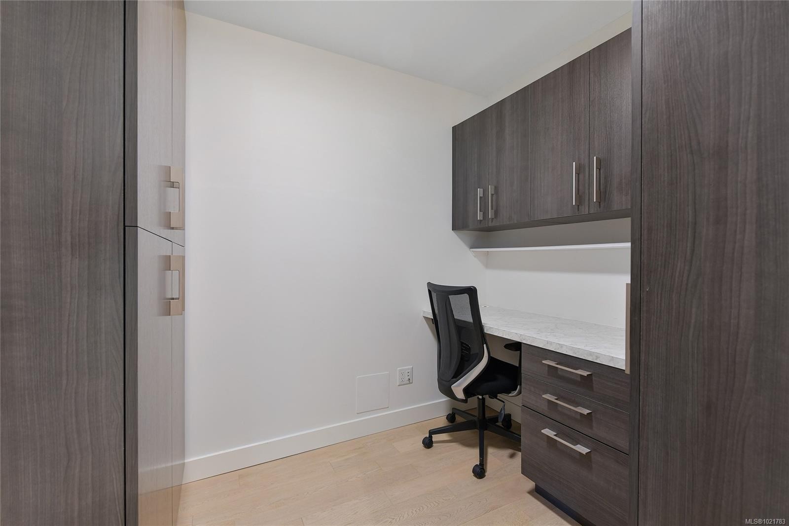 101-200 Douglas St, Victoria, BC - Indoor