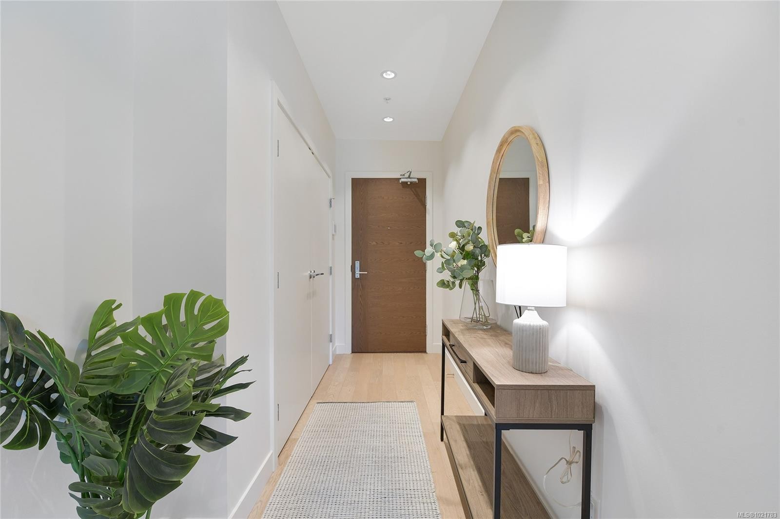 101-200 Douglas St, Victoria, BC - Indoor Photo Showing Other Room