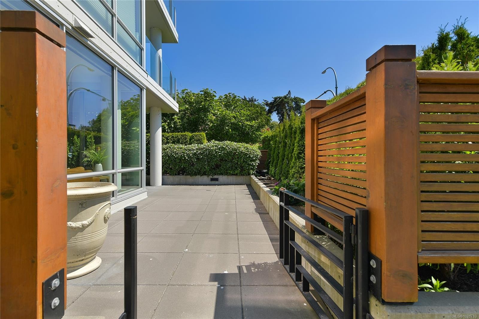 101-200 Douglas St, Victoria, BC - Outdoor With Exterior