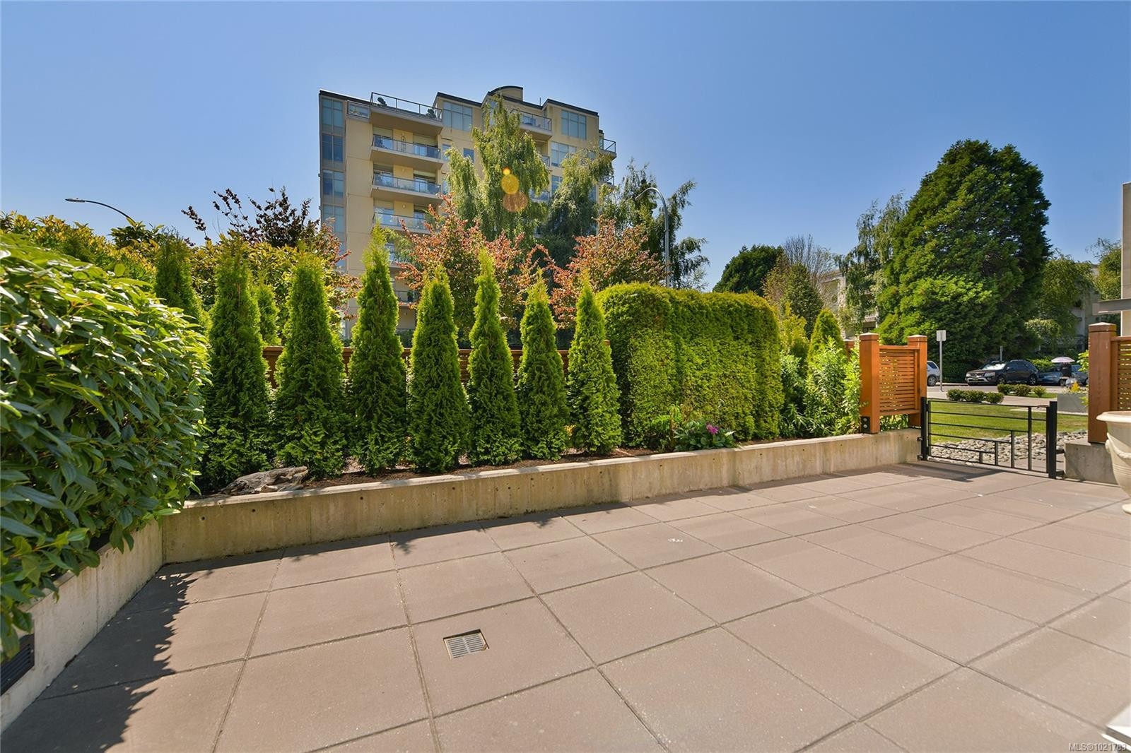 101-200 Douglas St, Victoria, BC - Outdoor