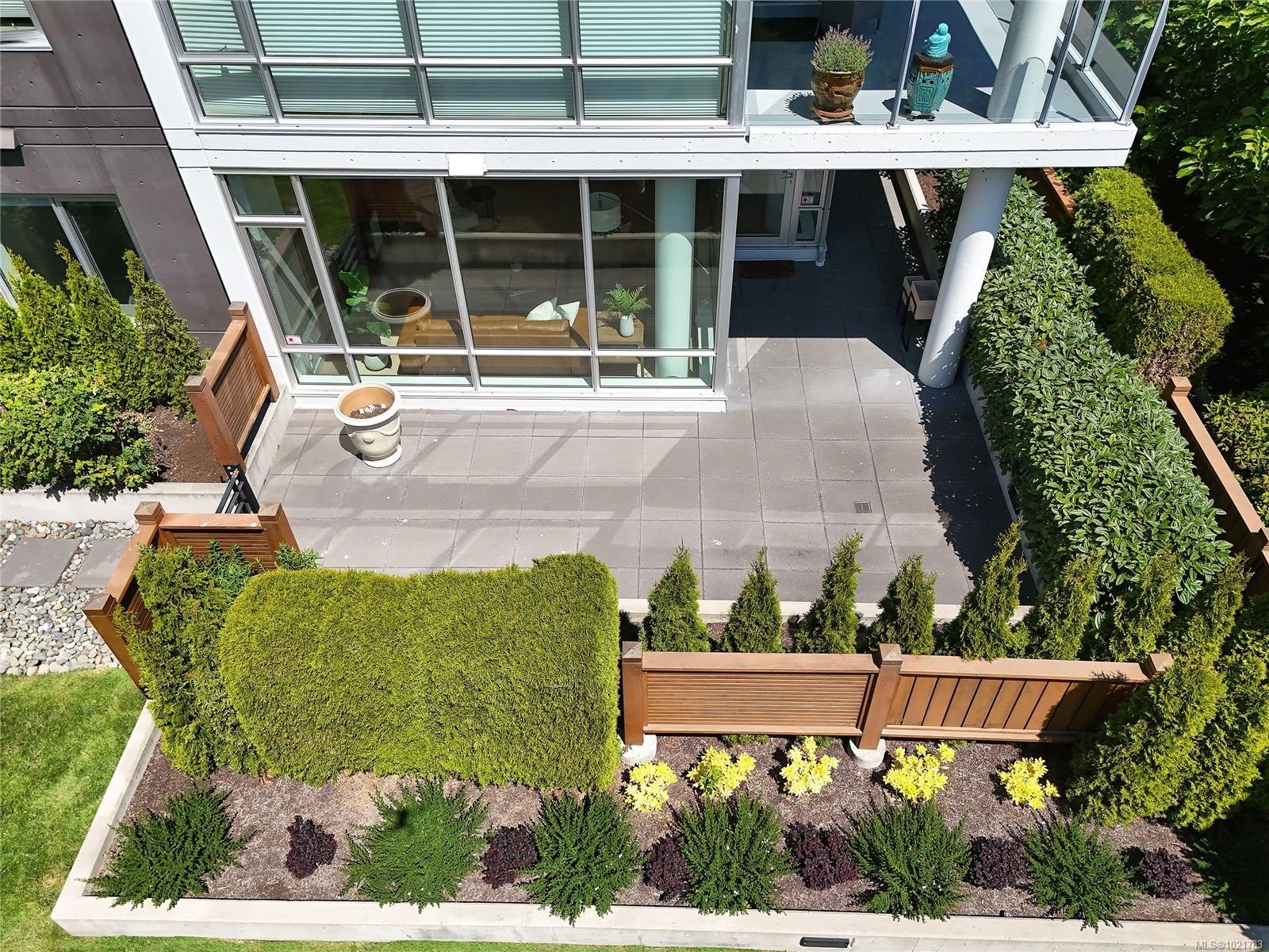 101-200 Douglas St, Victoria, BC - Outdoor