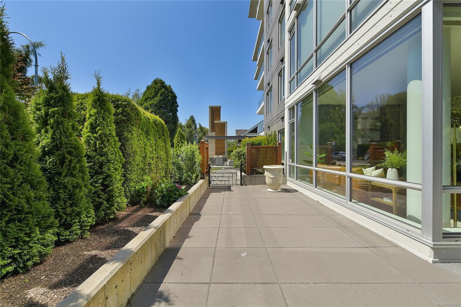 101-200 Douglas St, Victoria, BC - Outdoor With Exterior