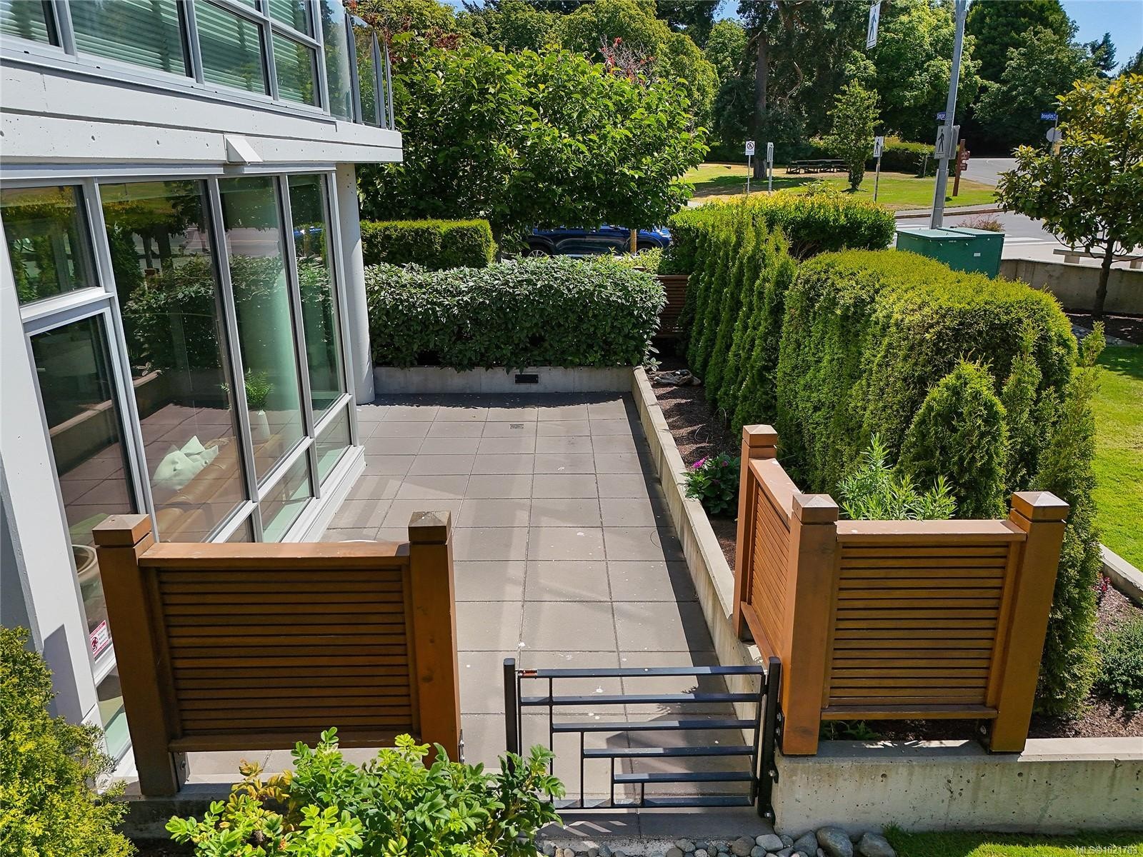 101-200 Douglas St, Victoria, BC - Outdoor With Exterior