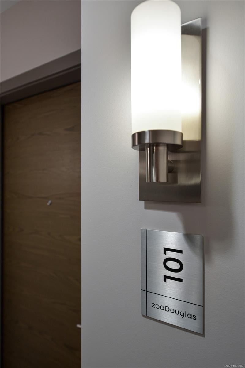 101-200 Douglas St, Victoria, BC - Indoor Photo Showing Other Room