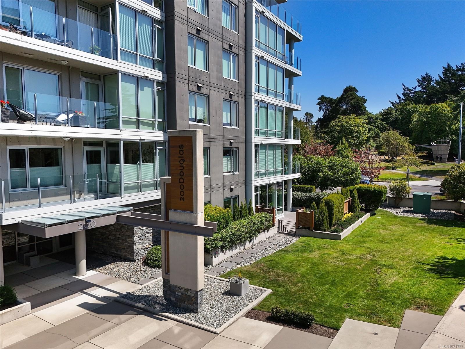 101-200 Douglas St, Victoria, BC - Outdoor