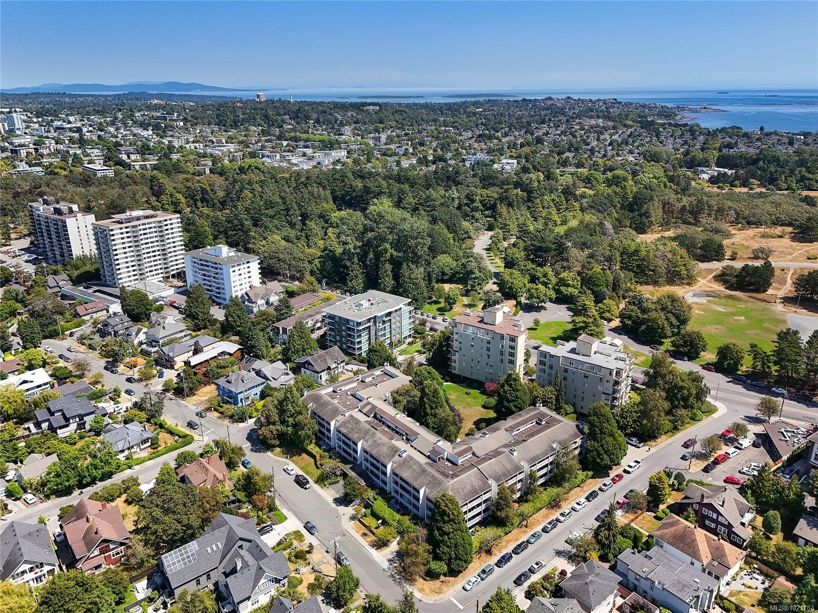 101-200 Douglas St, Victoria, BC - Outdoor With View