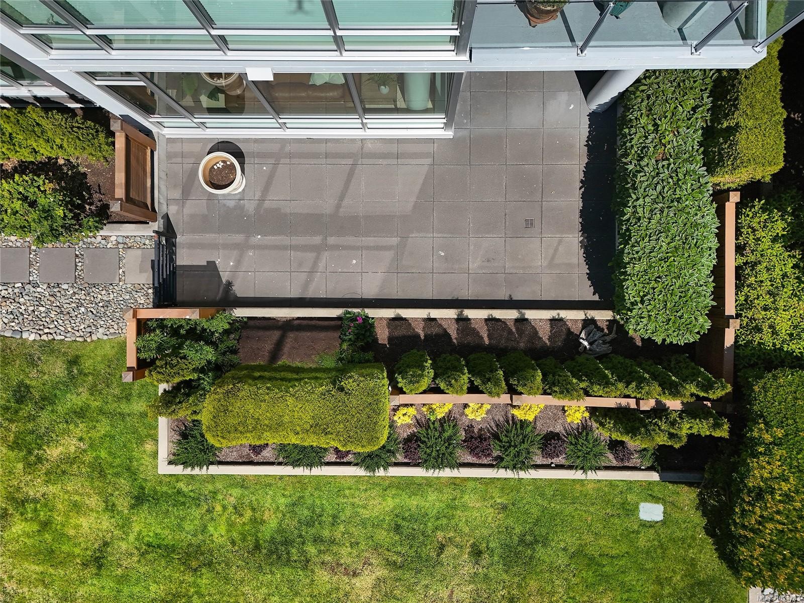 101-200 Douglas St, Victoria, BC - Outdoor