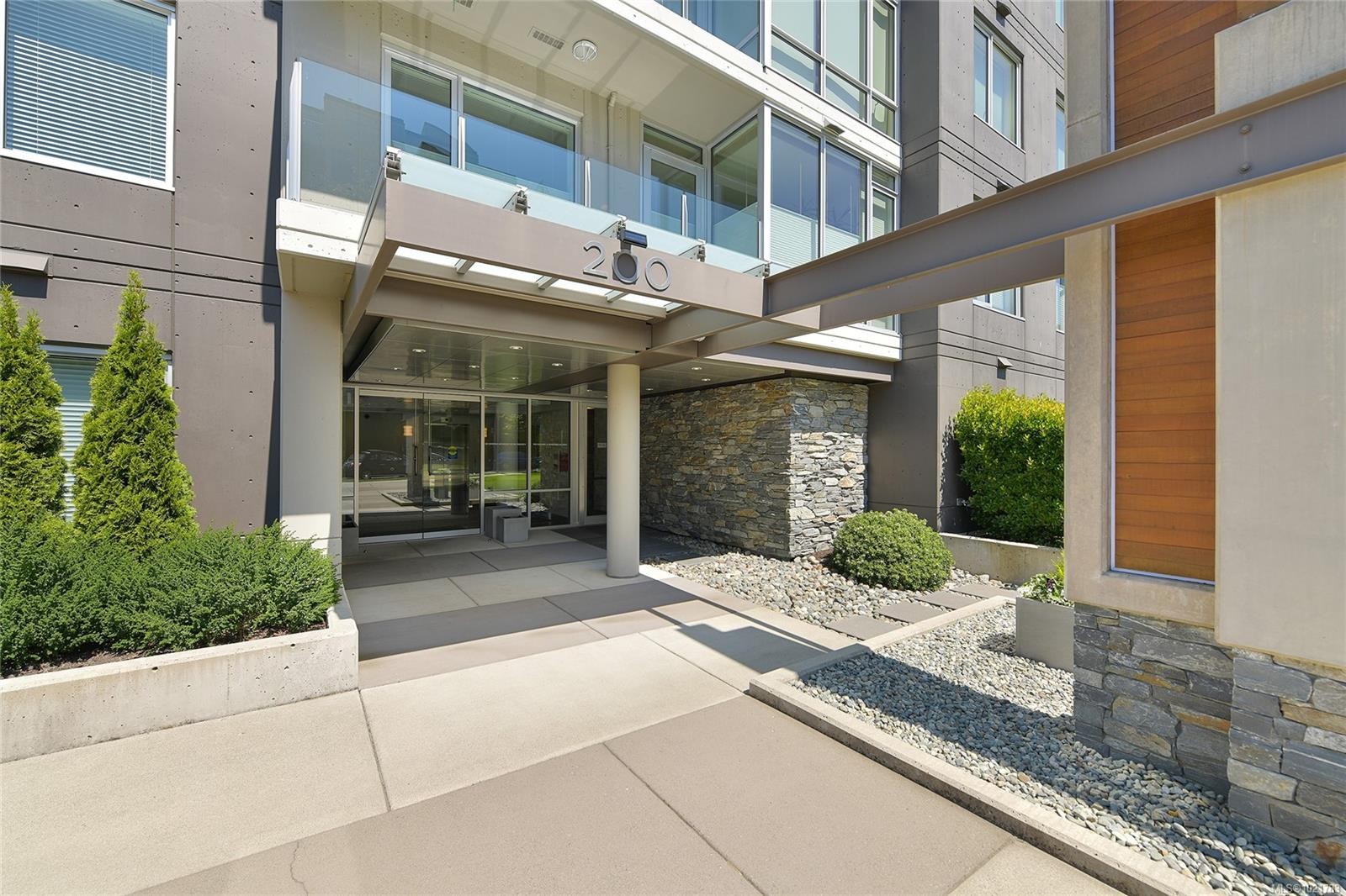 101-200 Douglas St, Victoria, BC - Outdoor