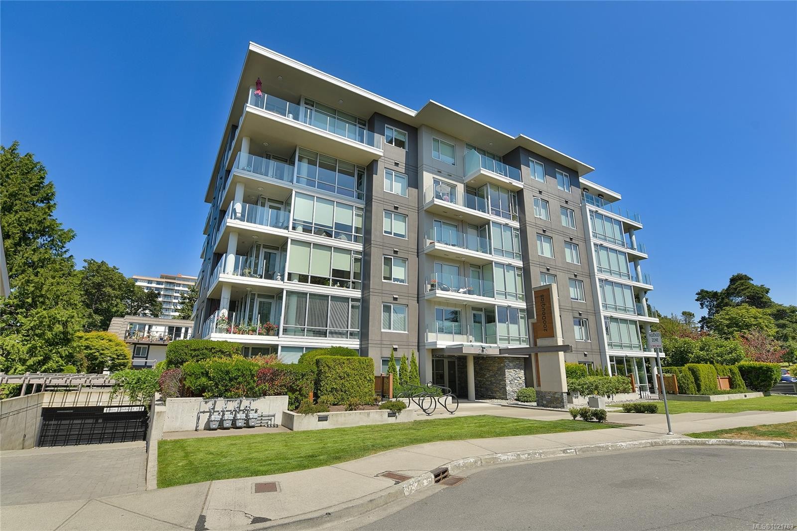 101-200 Douglas St, Victoria, BC - Outdoor With Facade