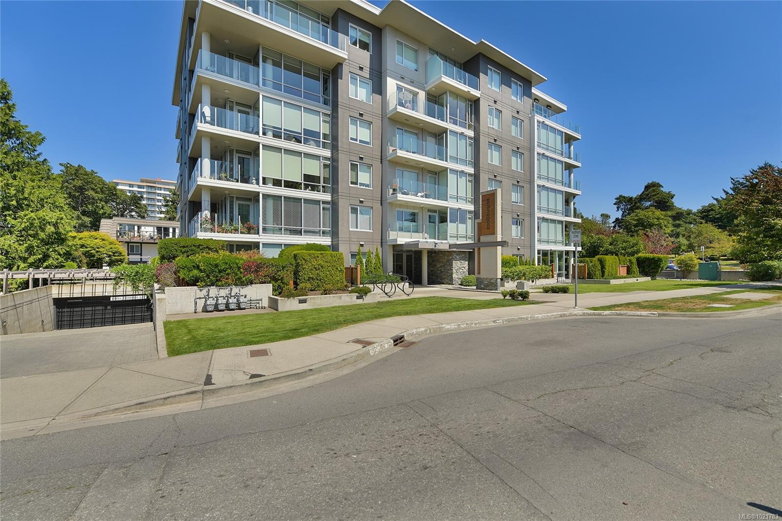 101-200 Douglas St, Victoria, BC - Outdoor With Facade