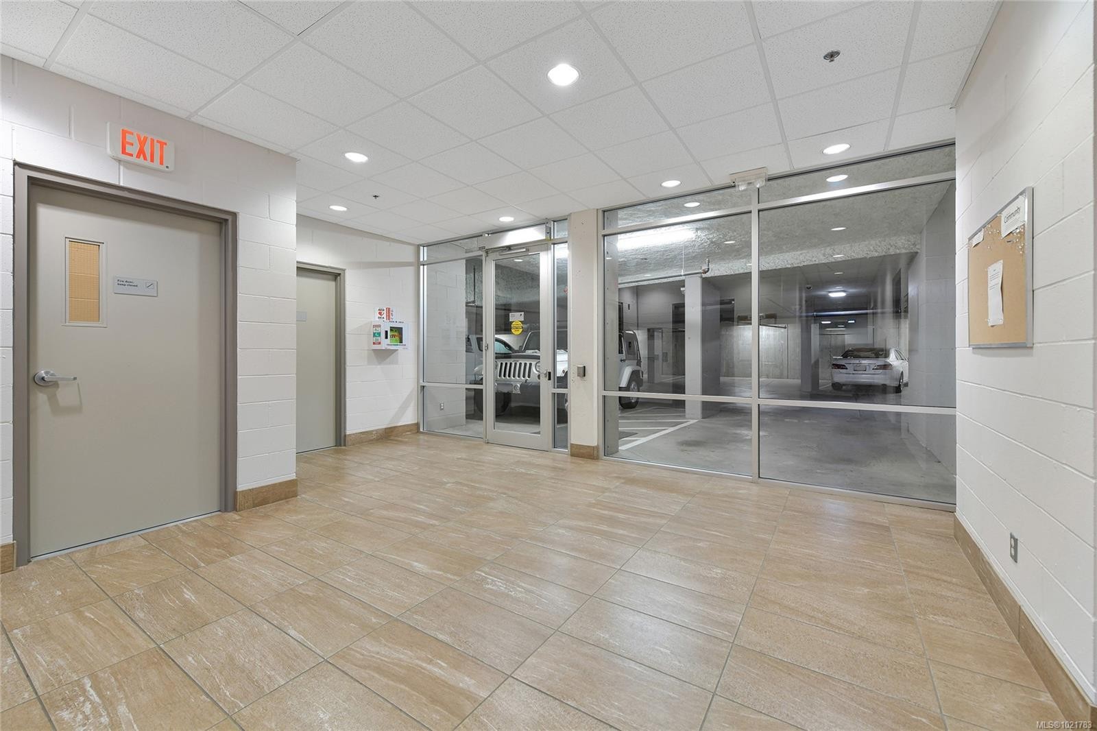 101-200 Douglas St, Victoria, BC - Indoor Photo Showing Other Room