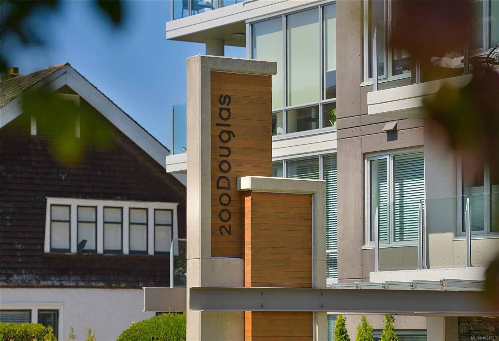 101-200 Douglas St, Victoria, BC - Outdoor