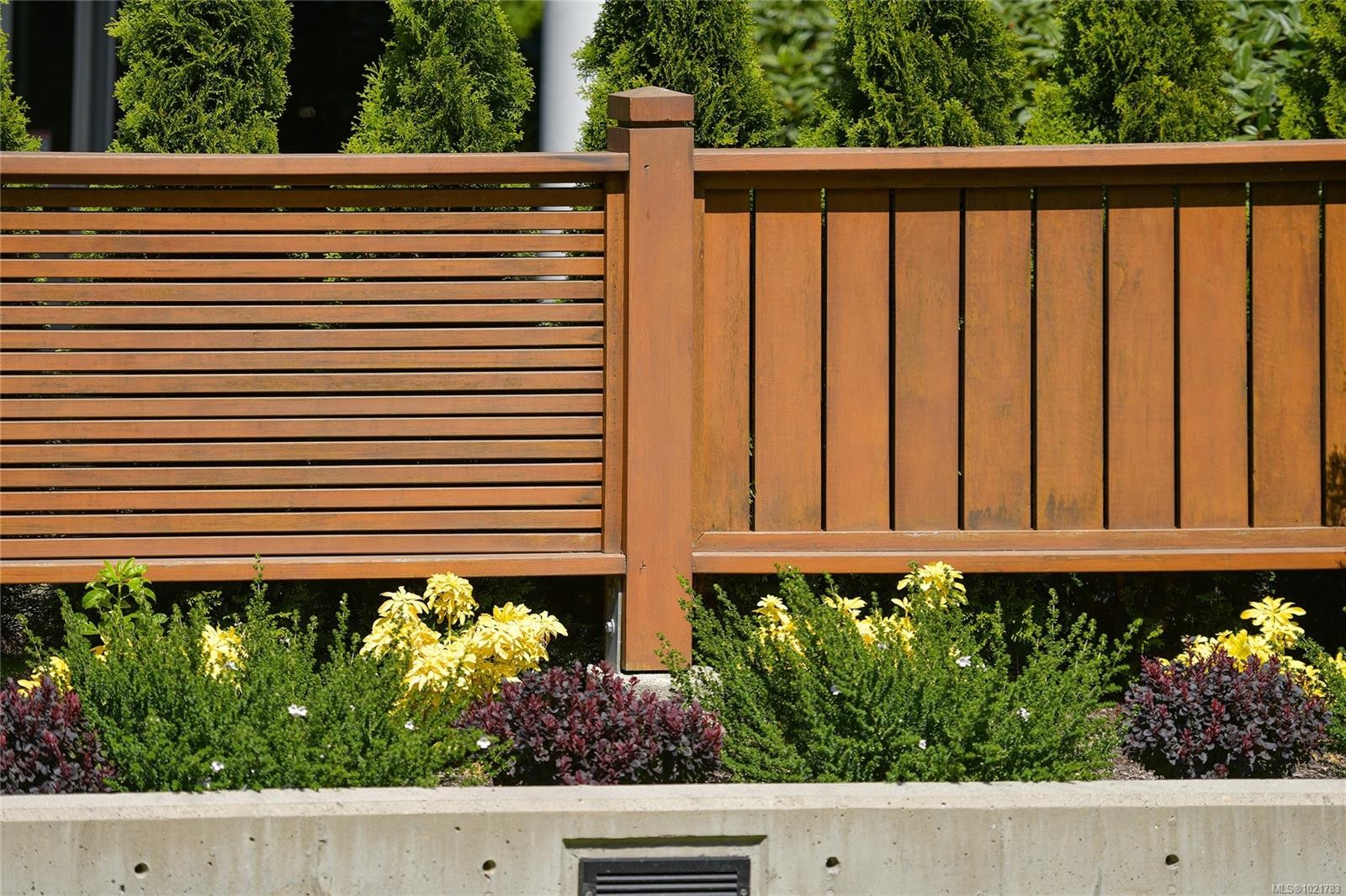 101-200 Douglas St, Victoria, BC - Outdoor