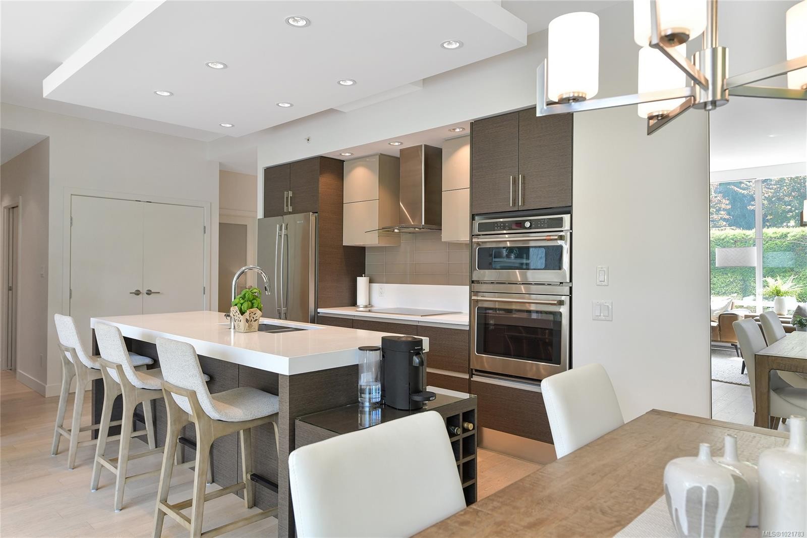 101-200 Douglas St, Victoria, BC - Indoor