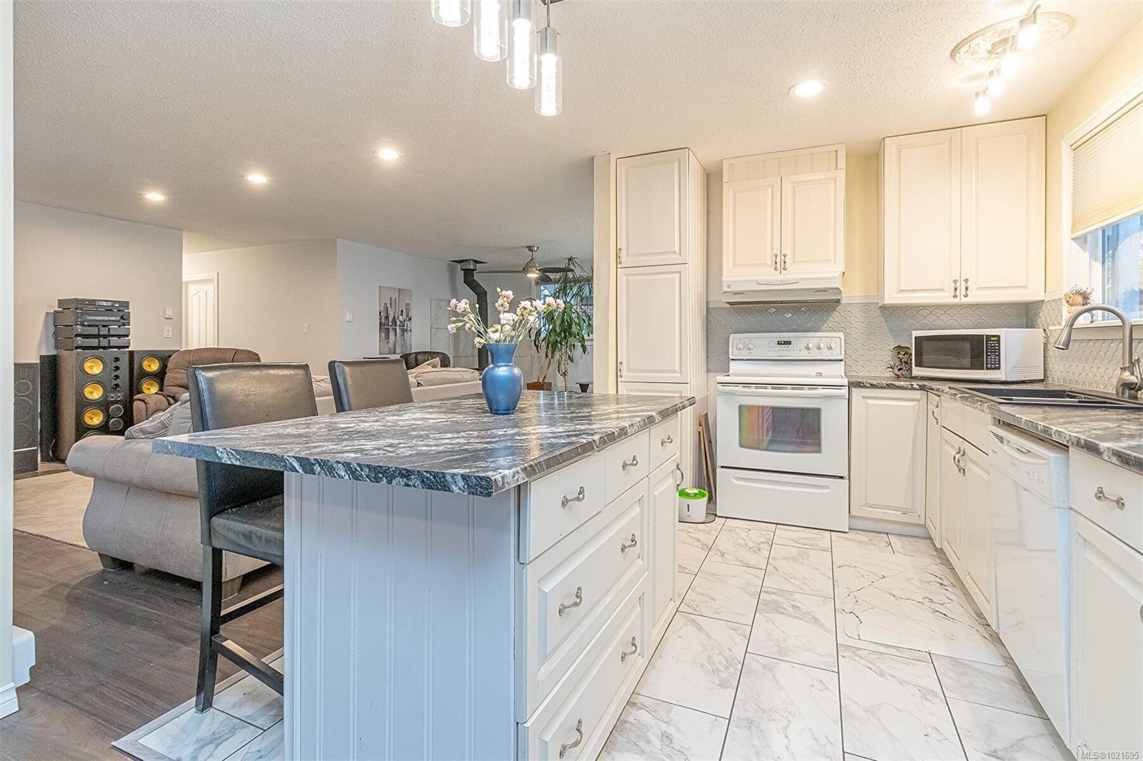 2118 Carmen Rd, Nanaimo, BC