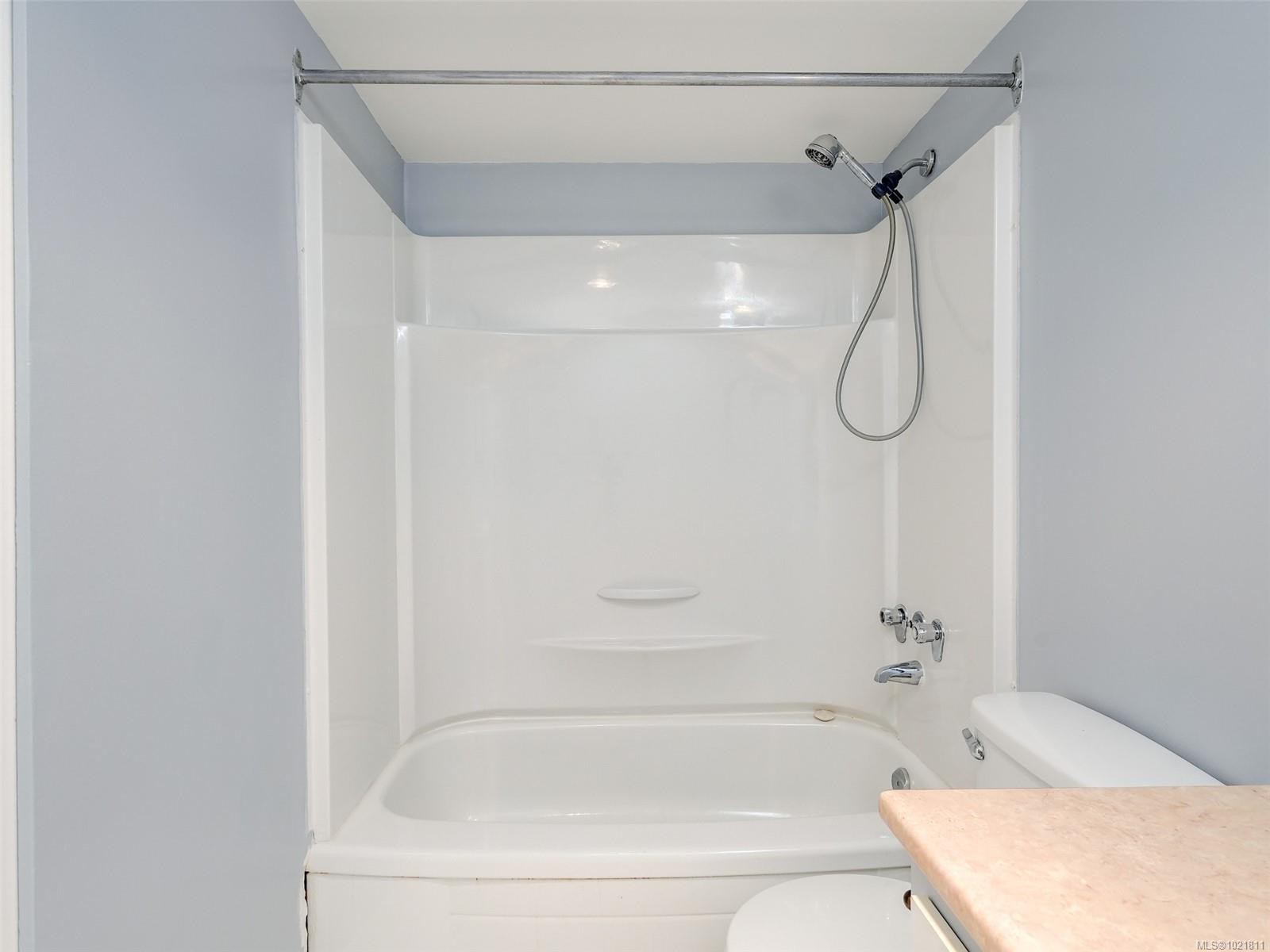 302-859 Carrie St, Esquimalt, BC